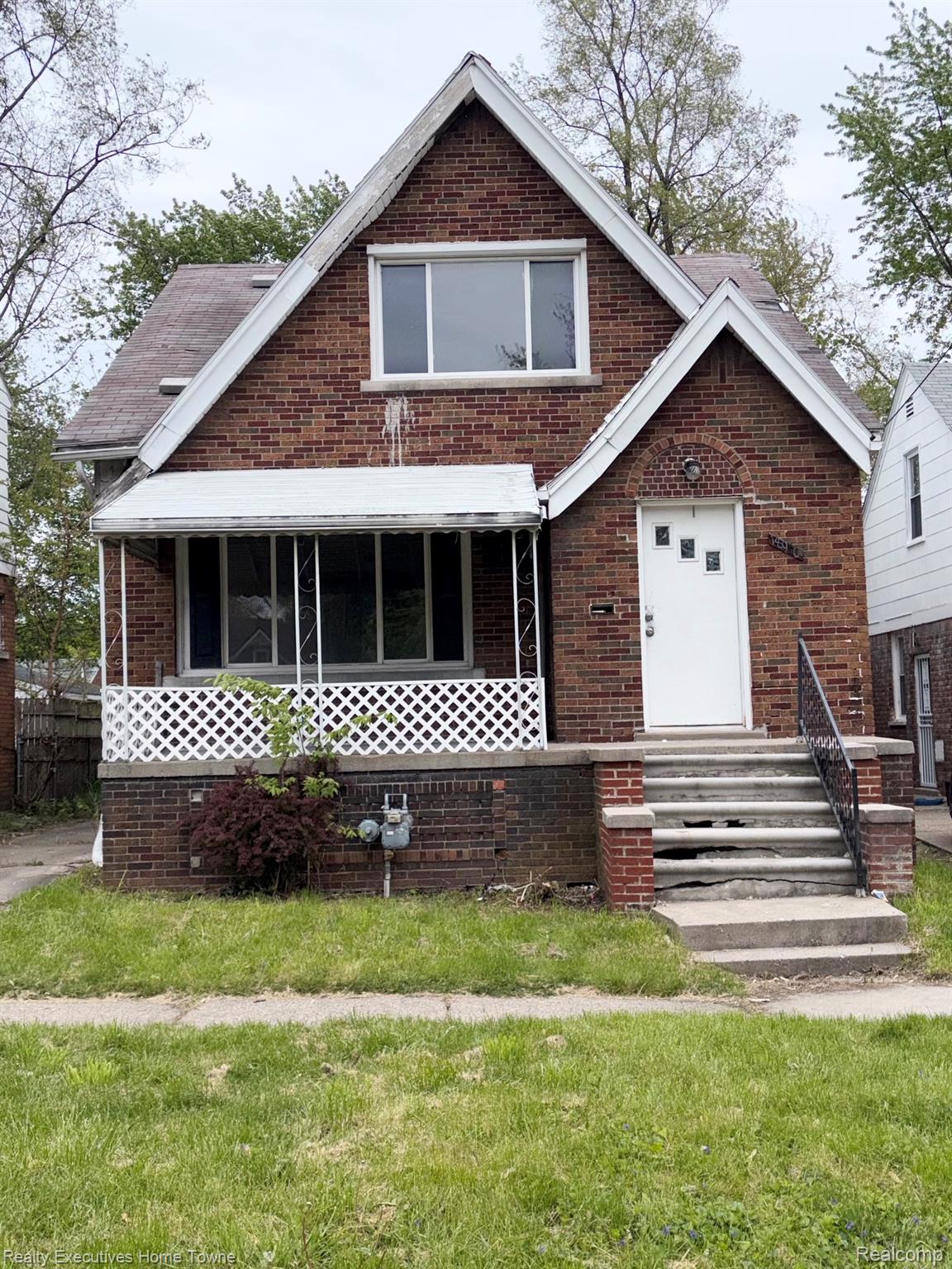 18960 Hamburg Street — photo