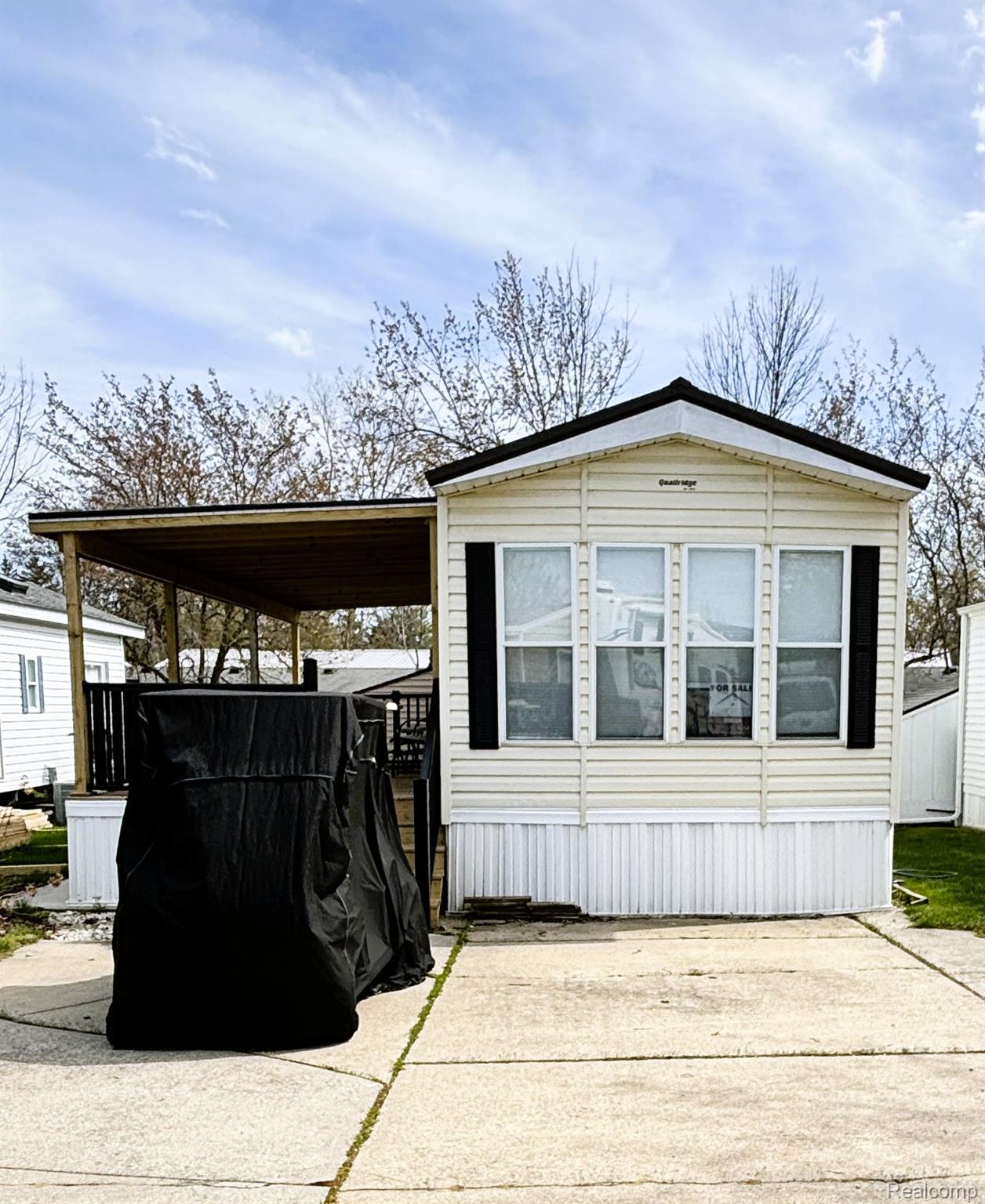 7166 Ben Franklin Drive — photo
