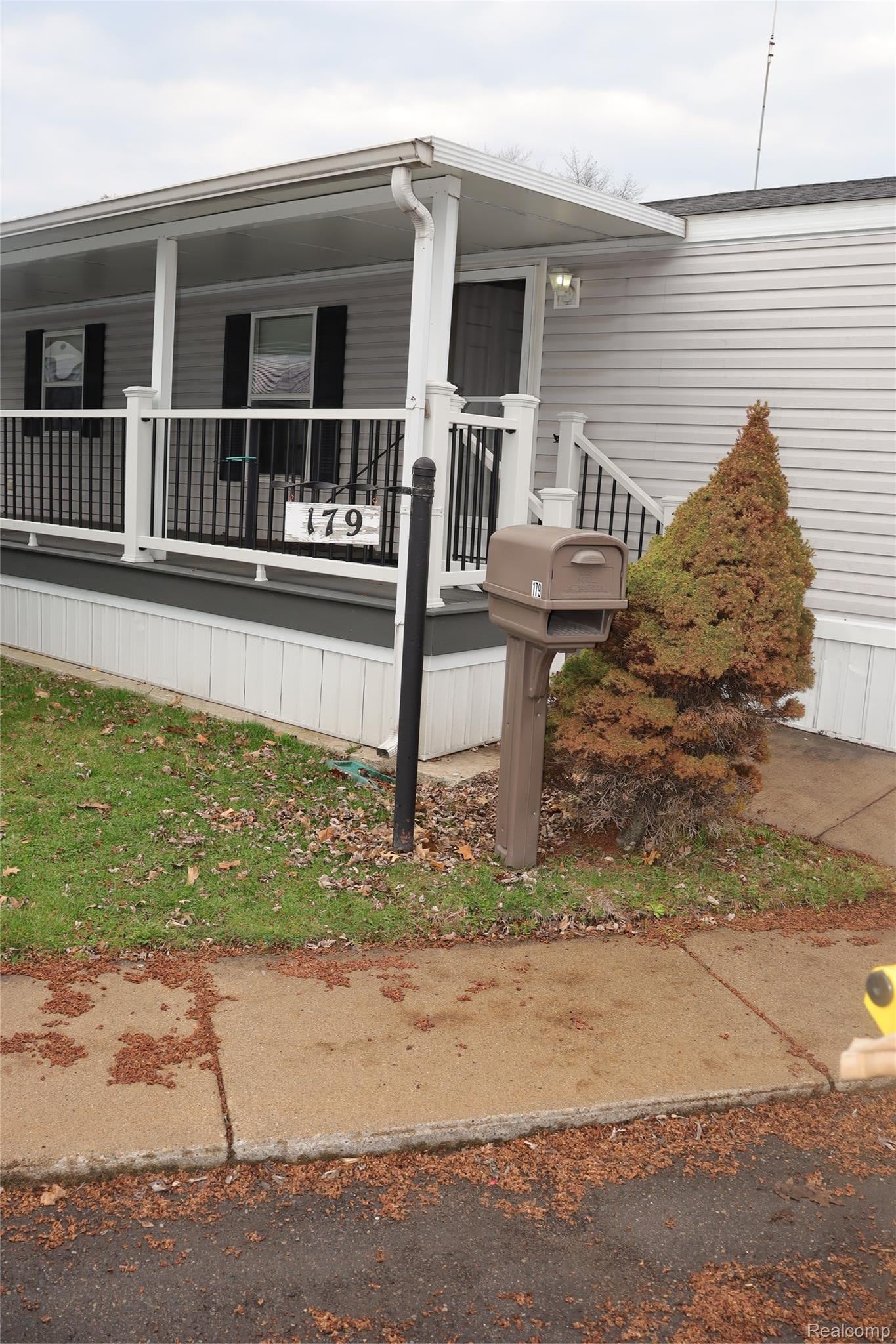 179 Terri Dr. — photo