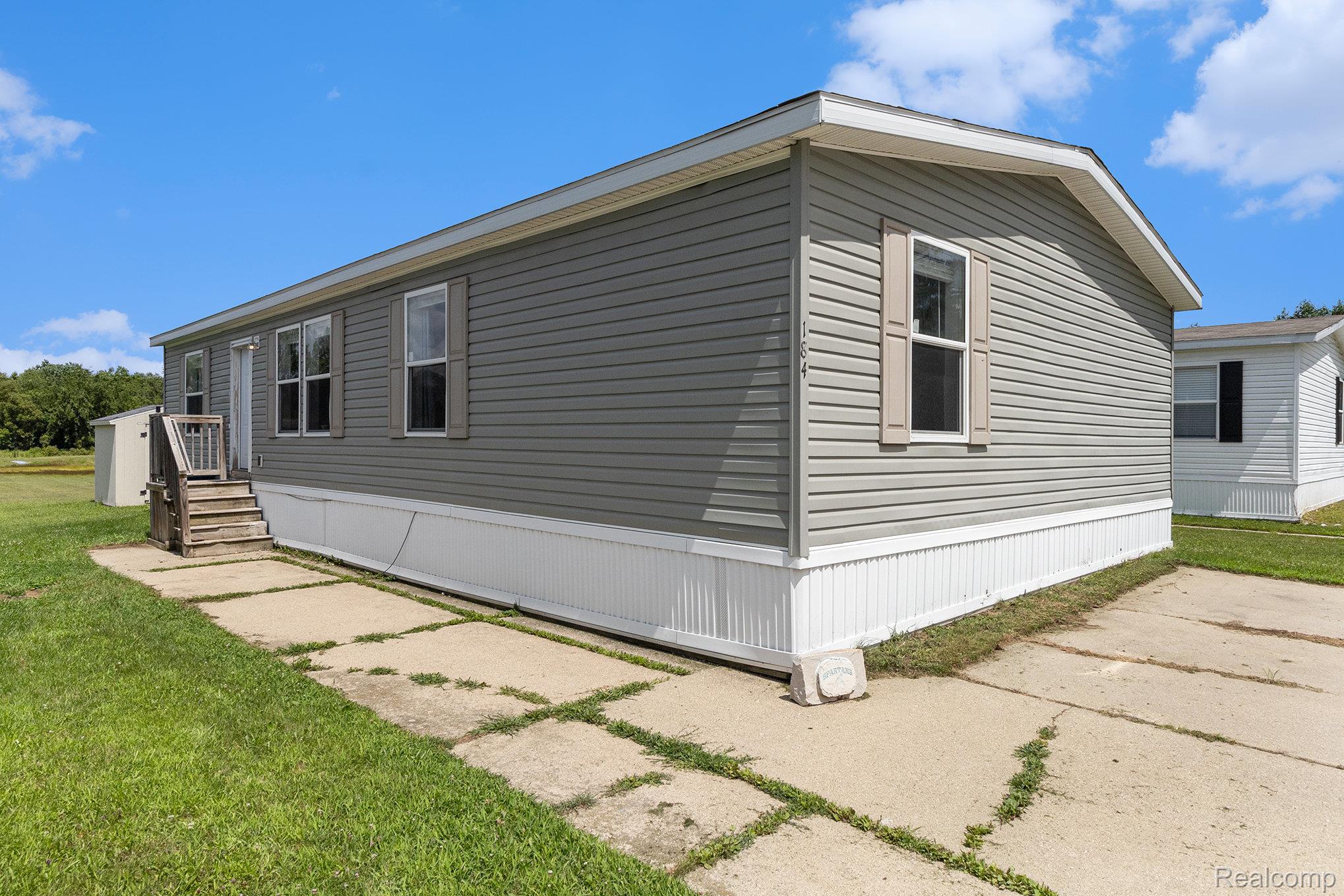 184 Pheasant Ct — photo