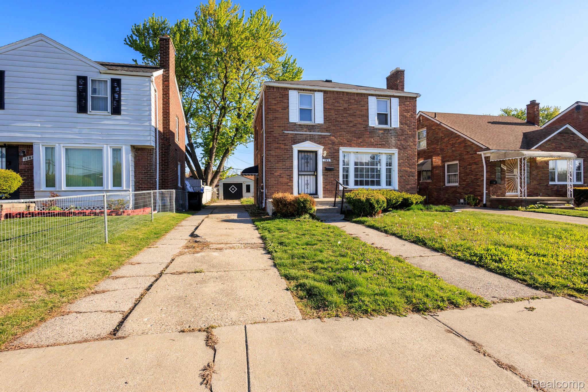 13821 Fairmount Drive — photo