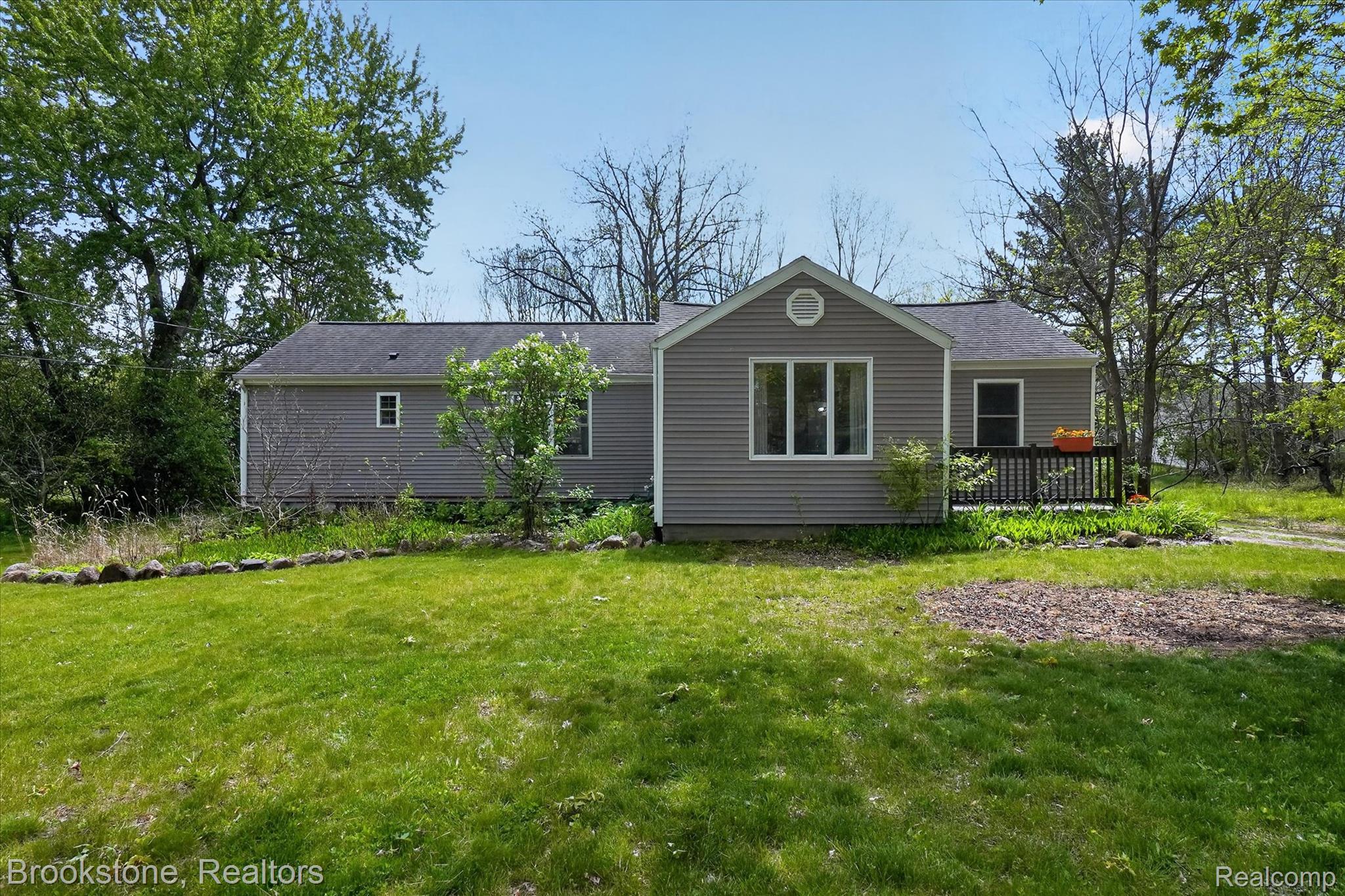 1331 Wolf Court — photo