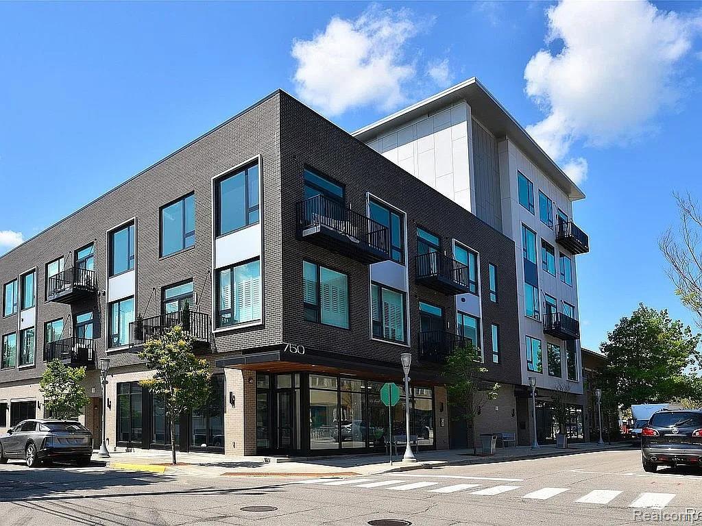 750 Forest Avenue 304 — photo