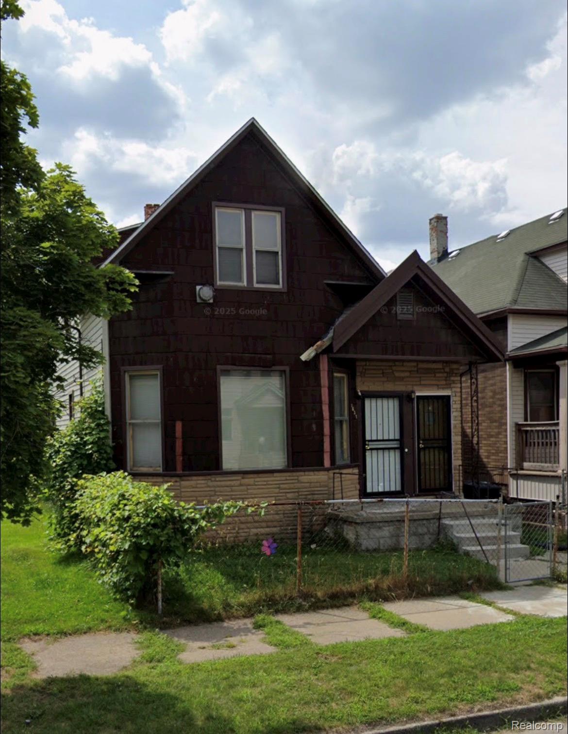 3632 E Hancock Street — photo