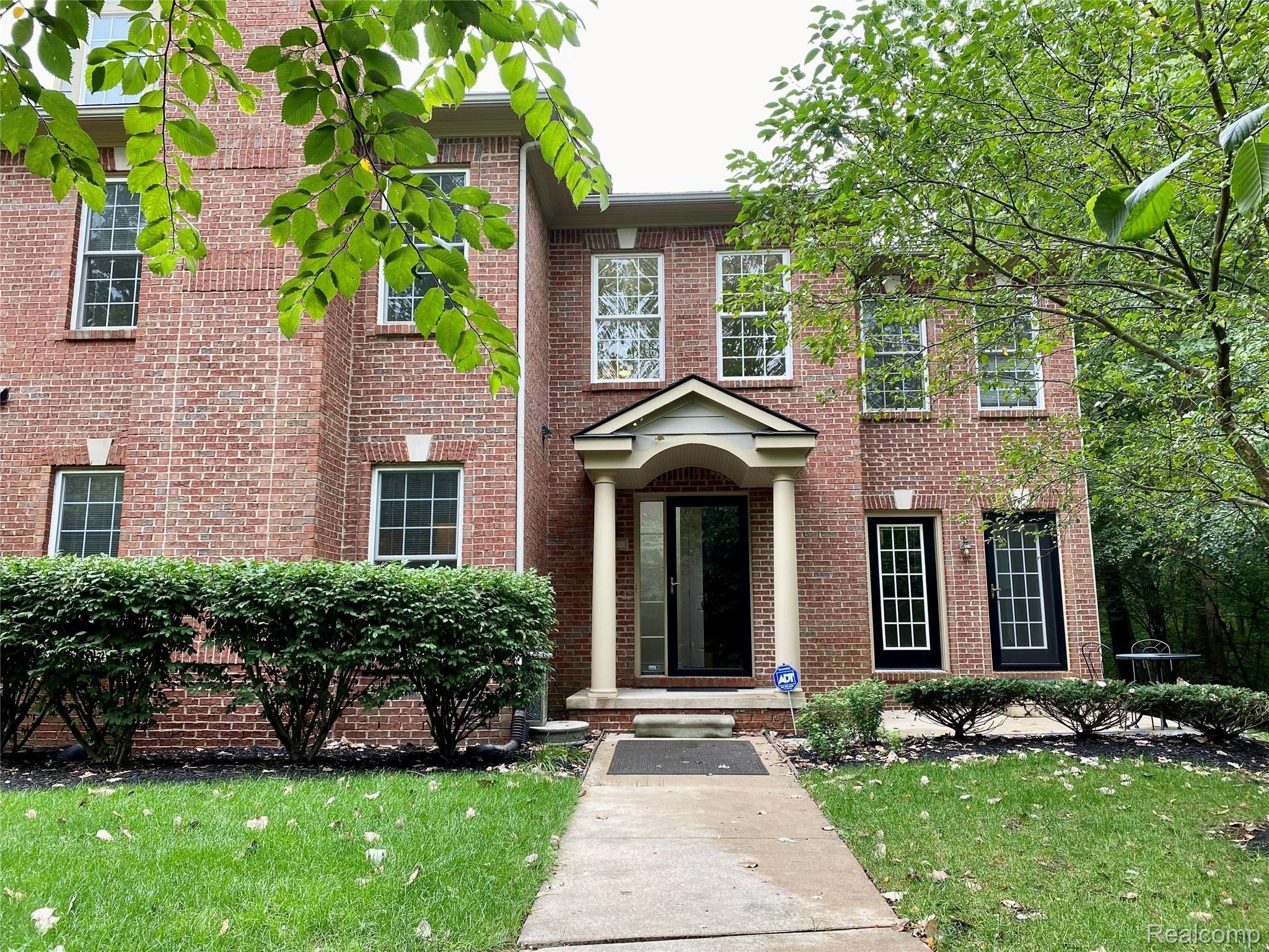 251 S Village Way 21 — photo
