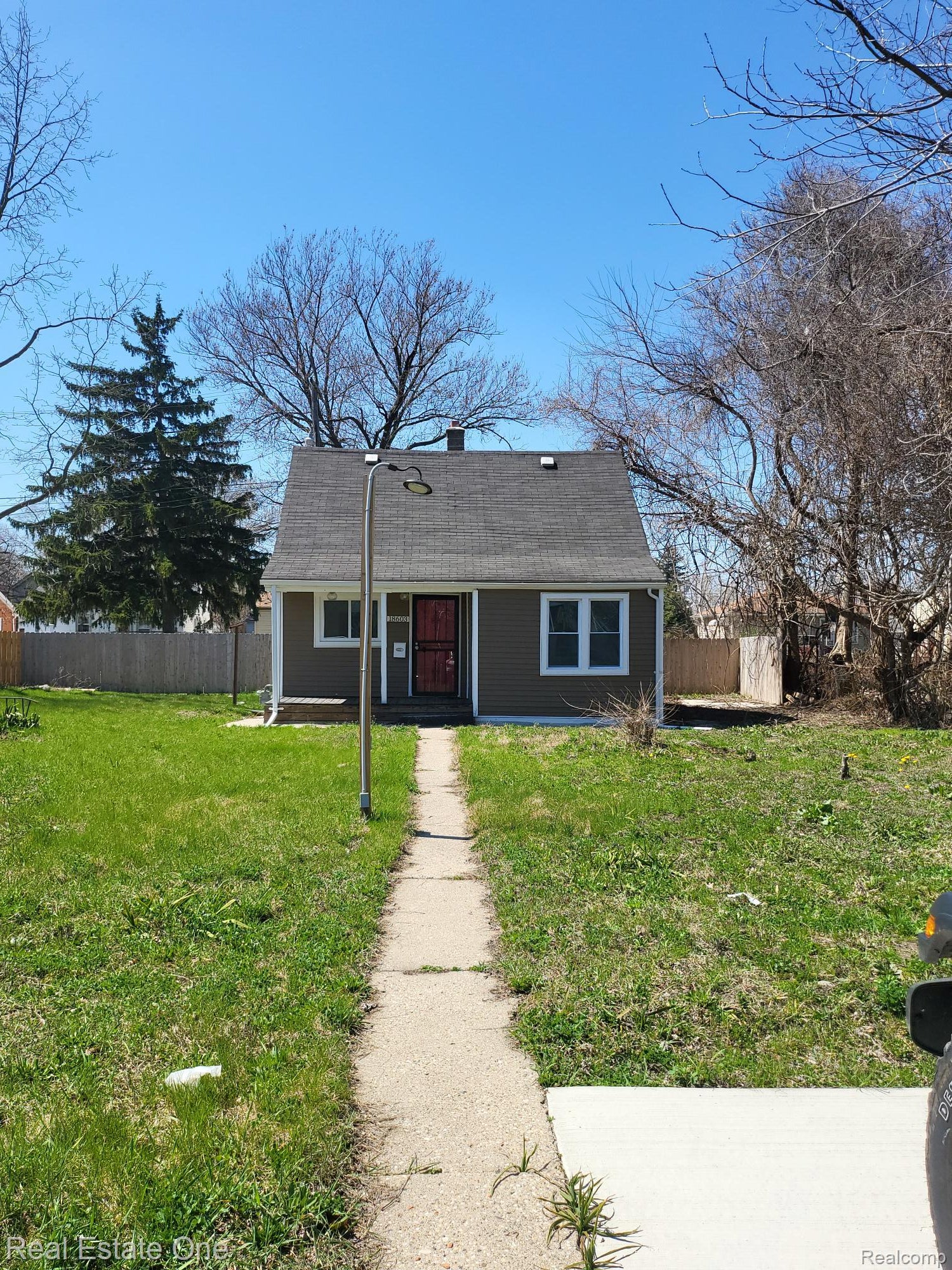 18603 Mackay Street — photo