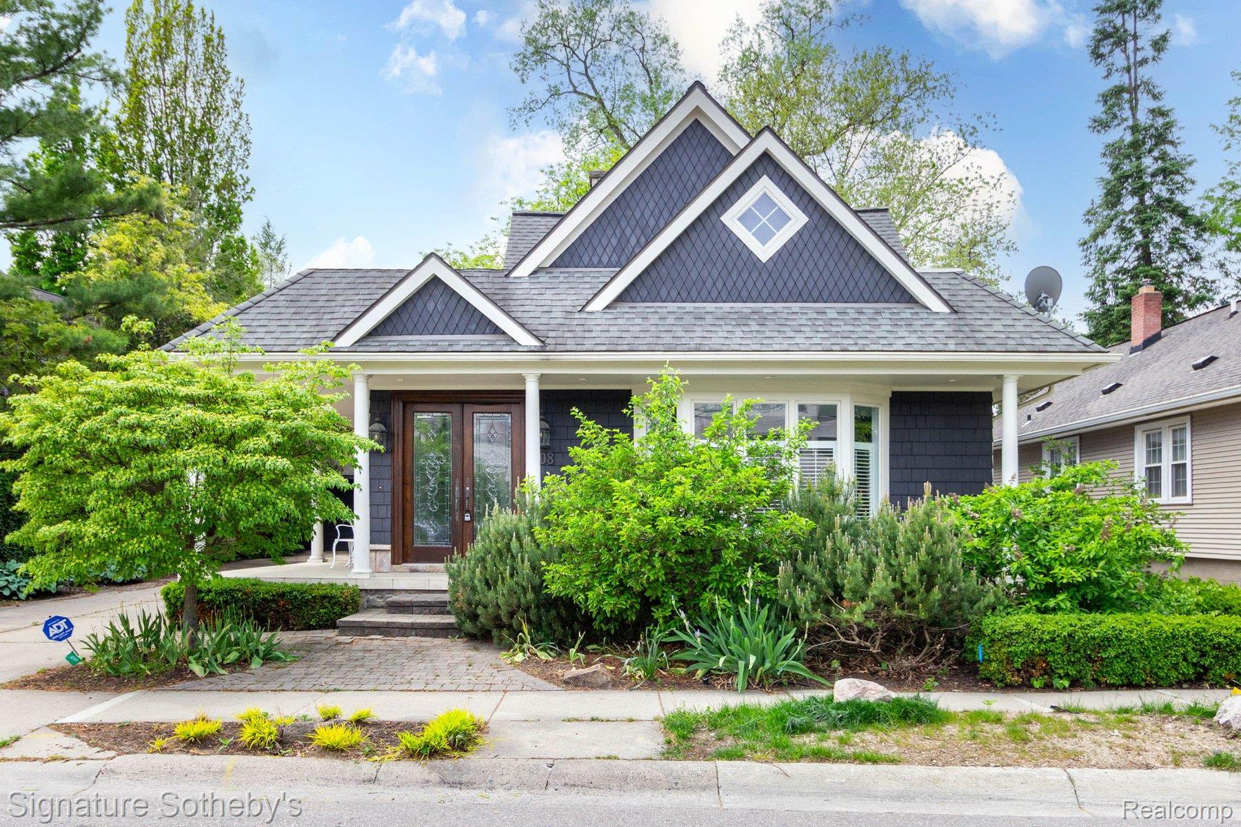 608 Purdy Street — photo