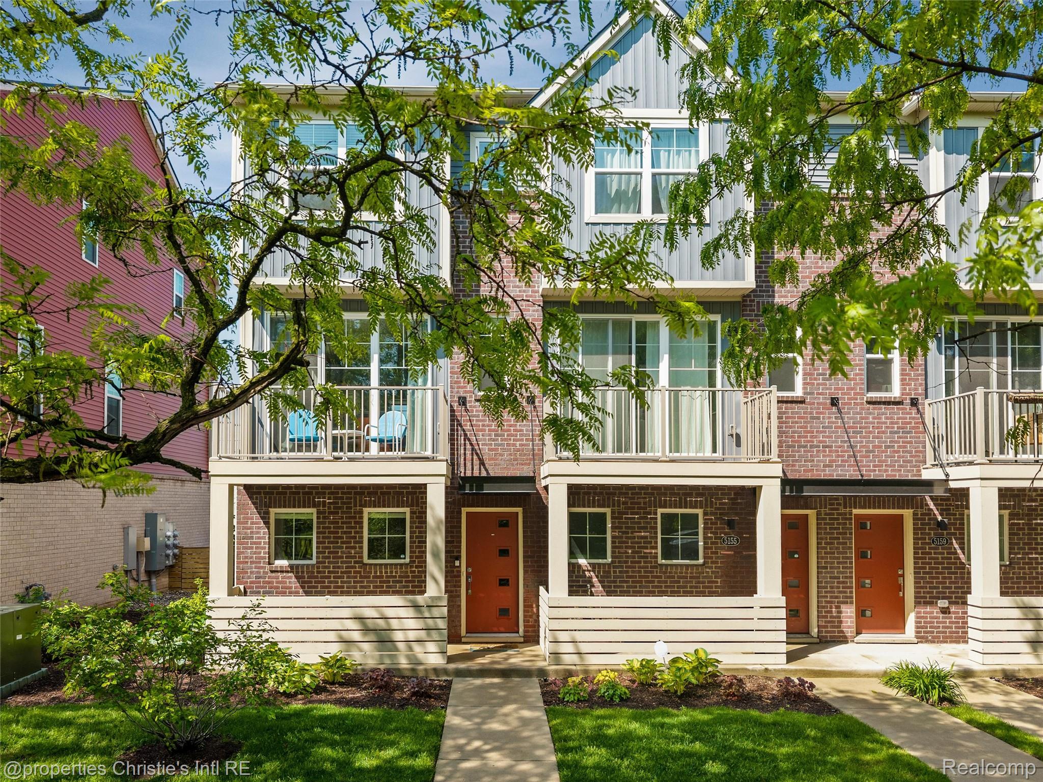 5151 Avery 18 — photo