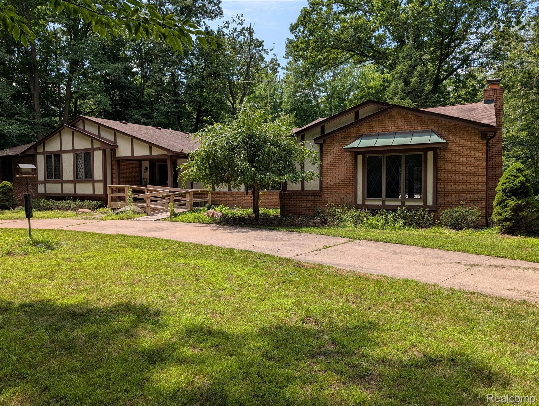 9345 Weber Road — photo