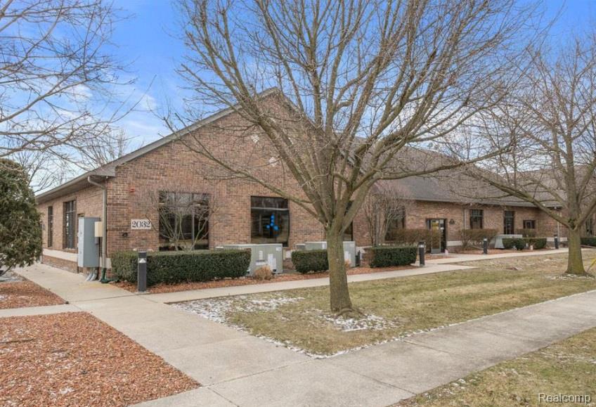 2032 E Square Lake Road — photo