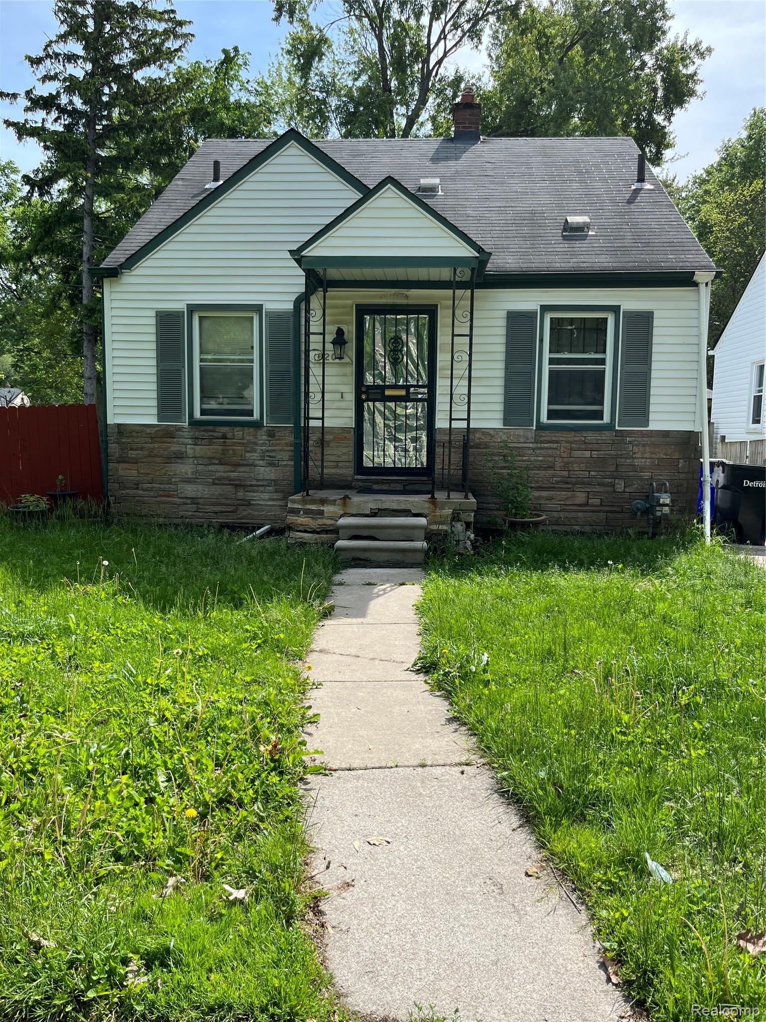 18200 Fielding Street — photo