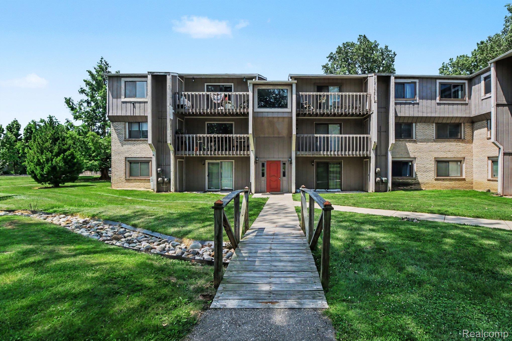 29890 W 12 Mile Rd Road E 907 — photo