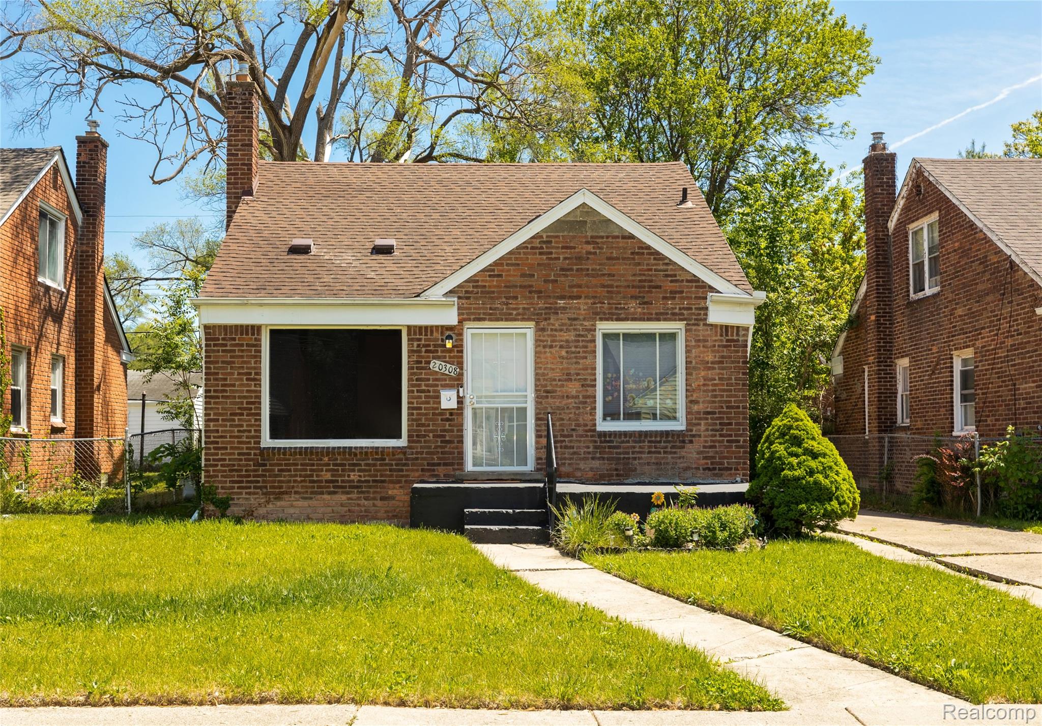 20308 Gilchrist Street — photo