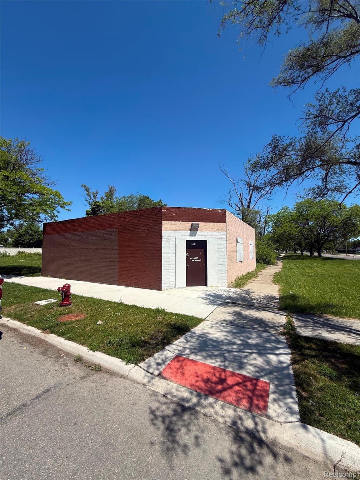 12901 Kelly Road — photo