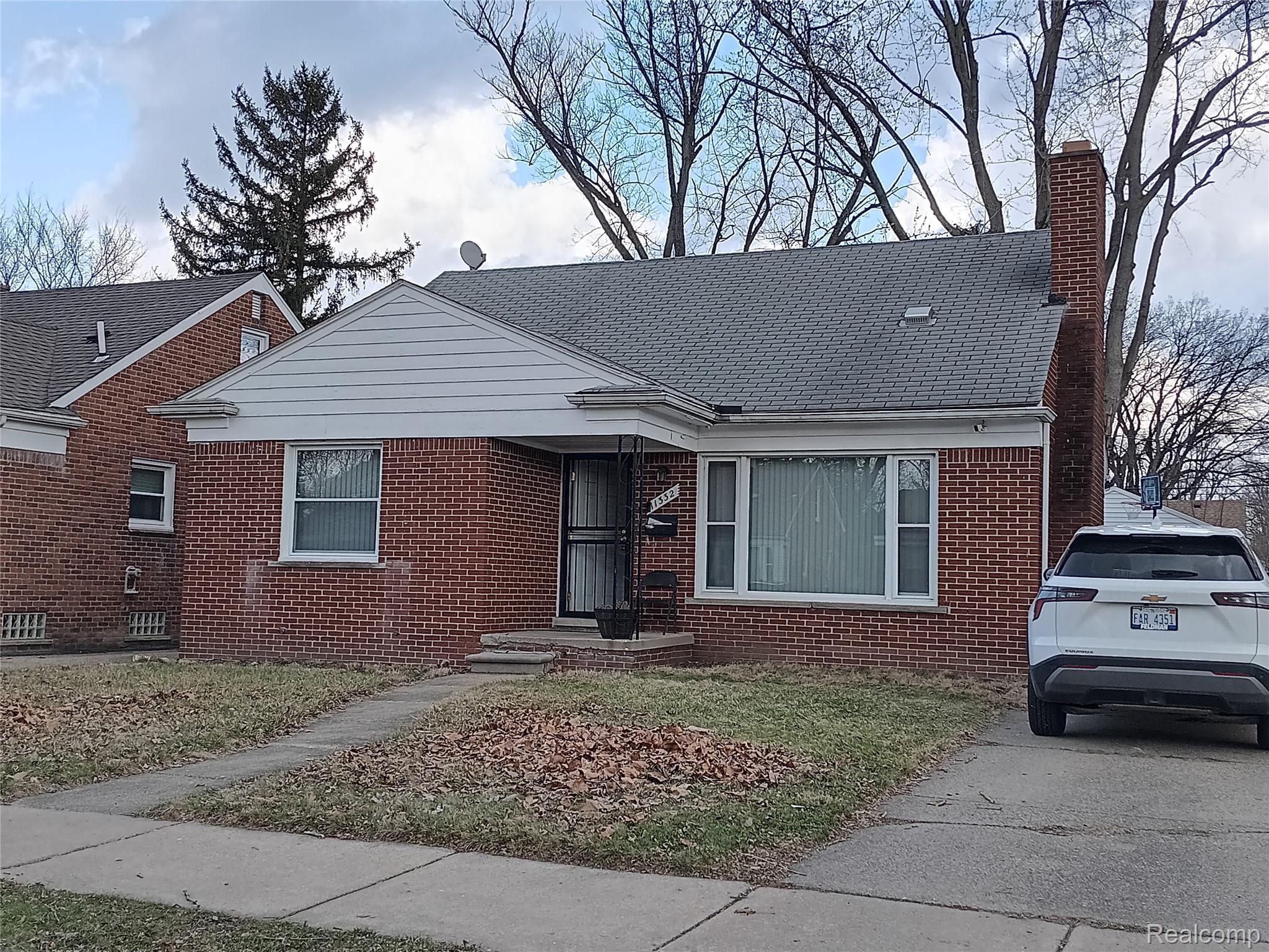 11332 Riverdale — photo