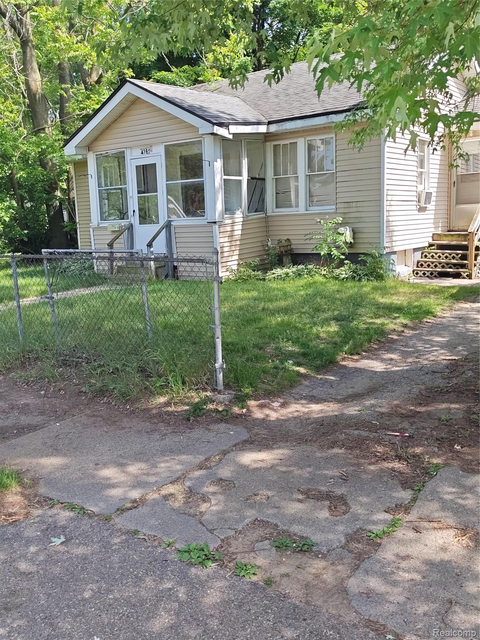 416 Dell Avenue — photo