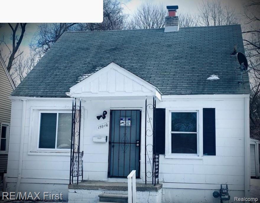 15910 W Parkway Street — photo