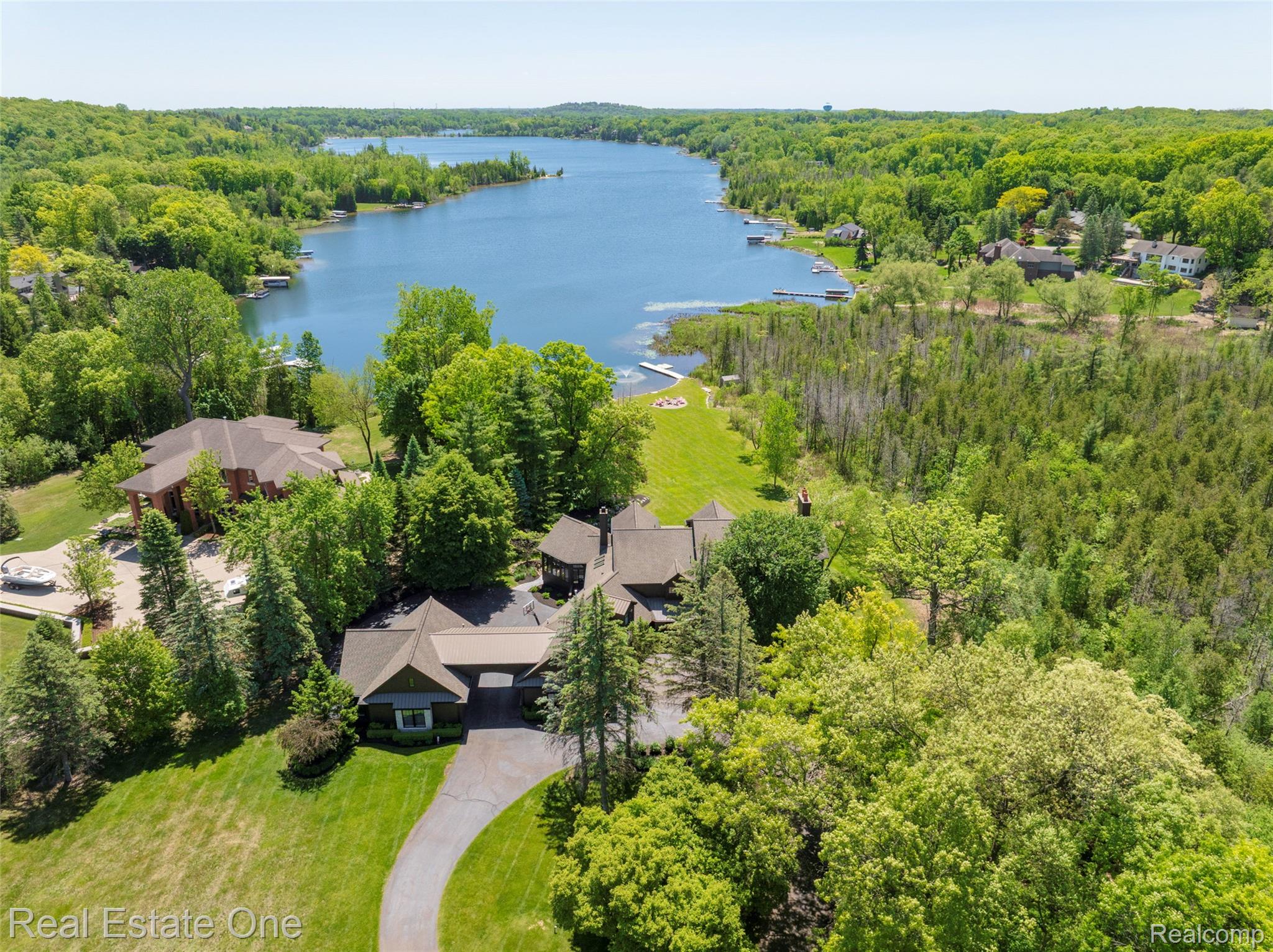 7689 Deerhill Drive — photo