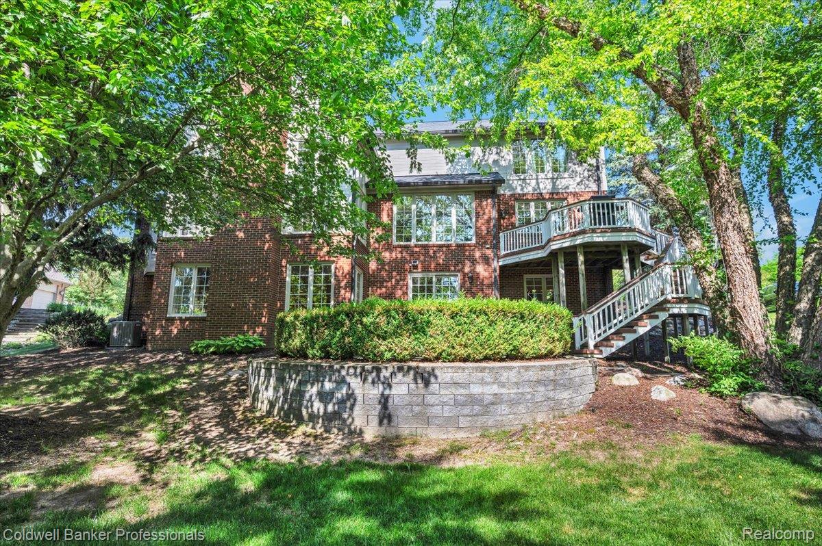 1399 Pebble Ridge Drive, Rochester City, MI 48307 — photo 2