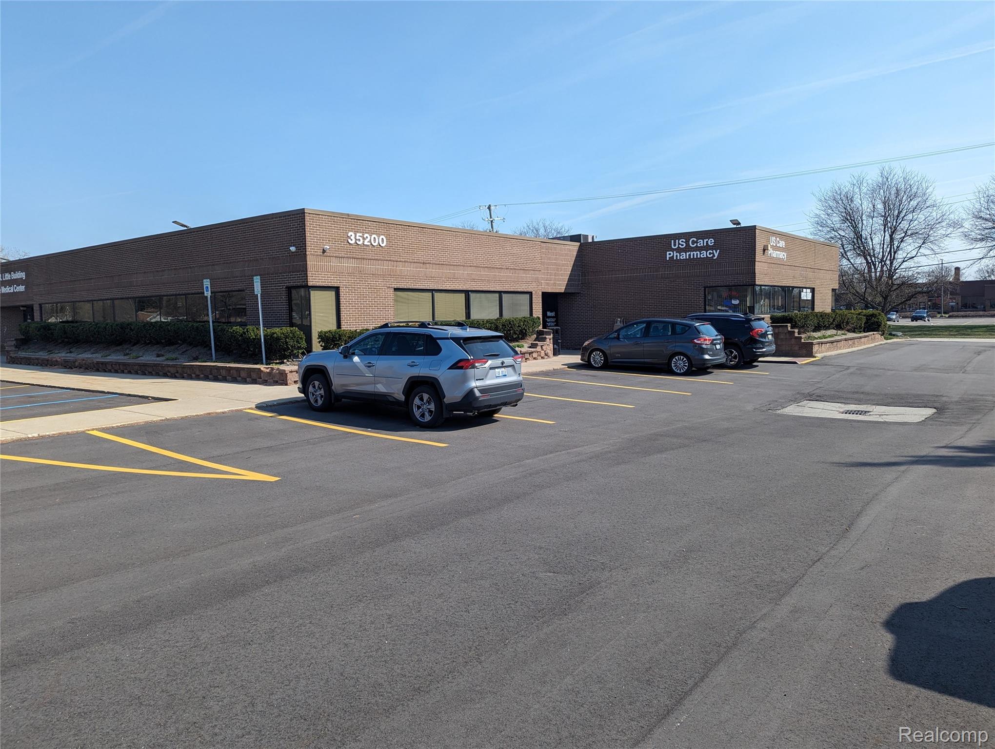 35200 Dequindre Road 400, 100 — photo