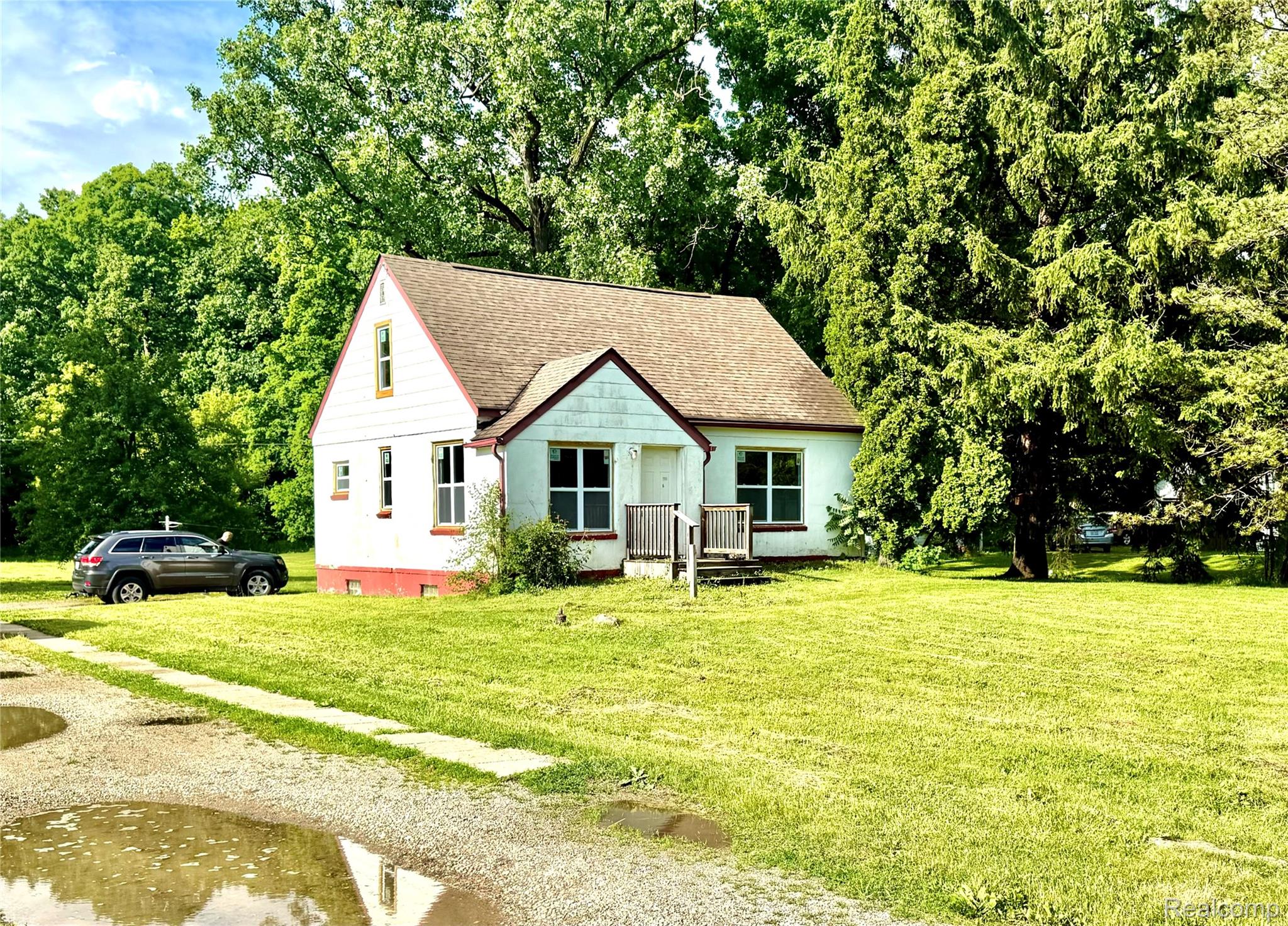 5388 Davison Road — photo