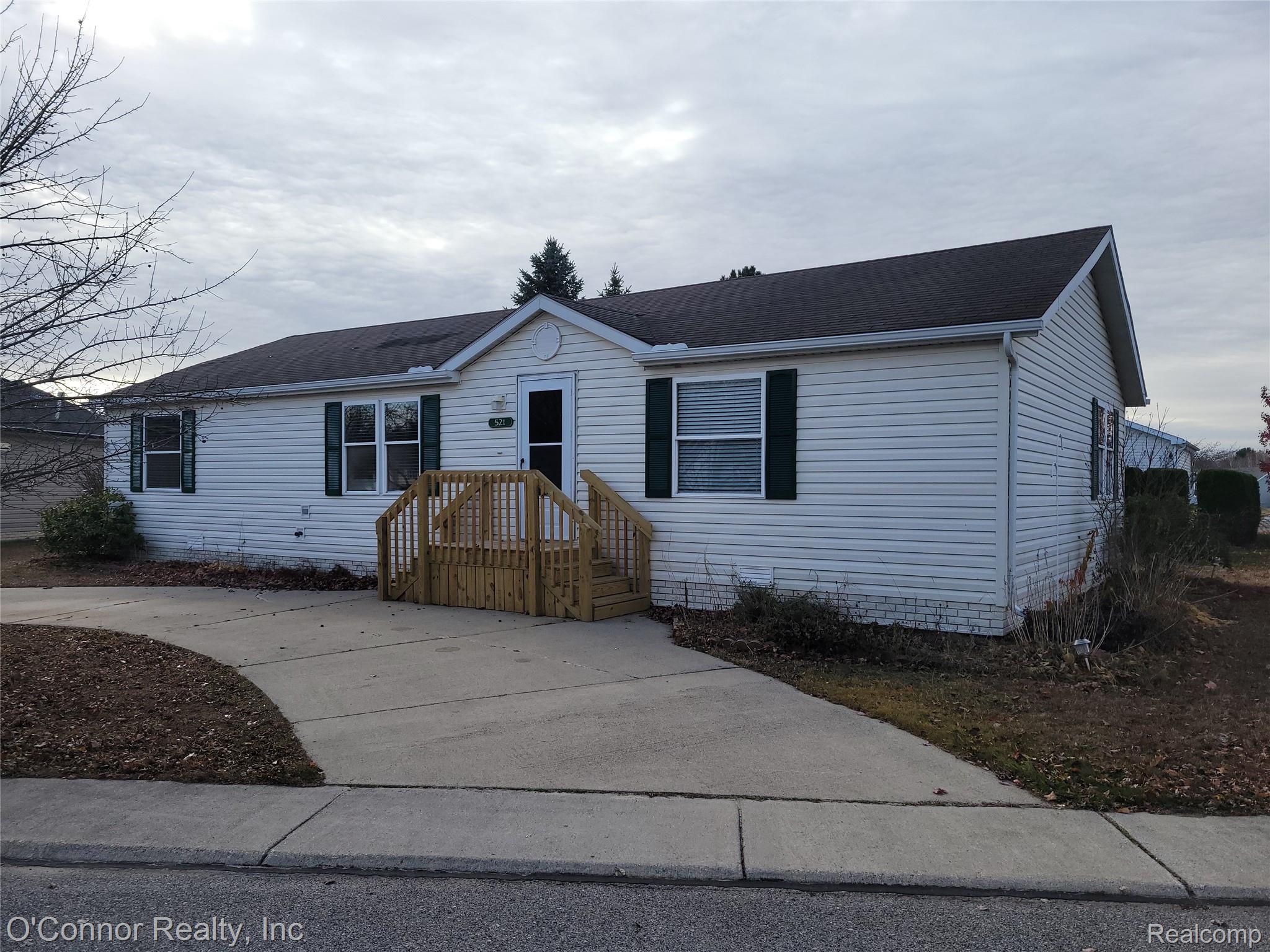 521 Bush Lake Lane — photo