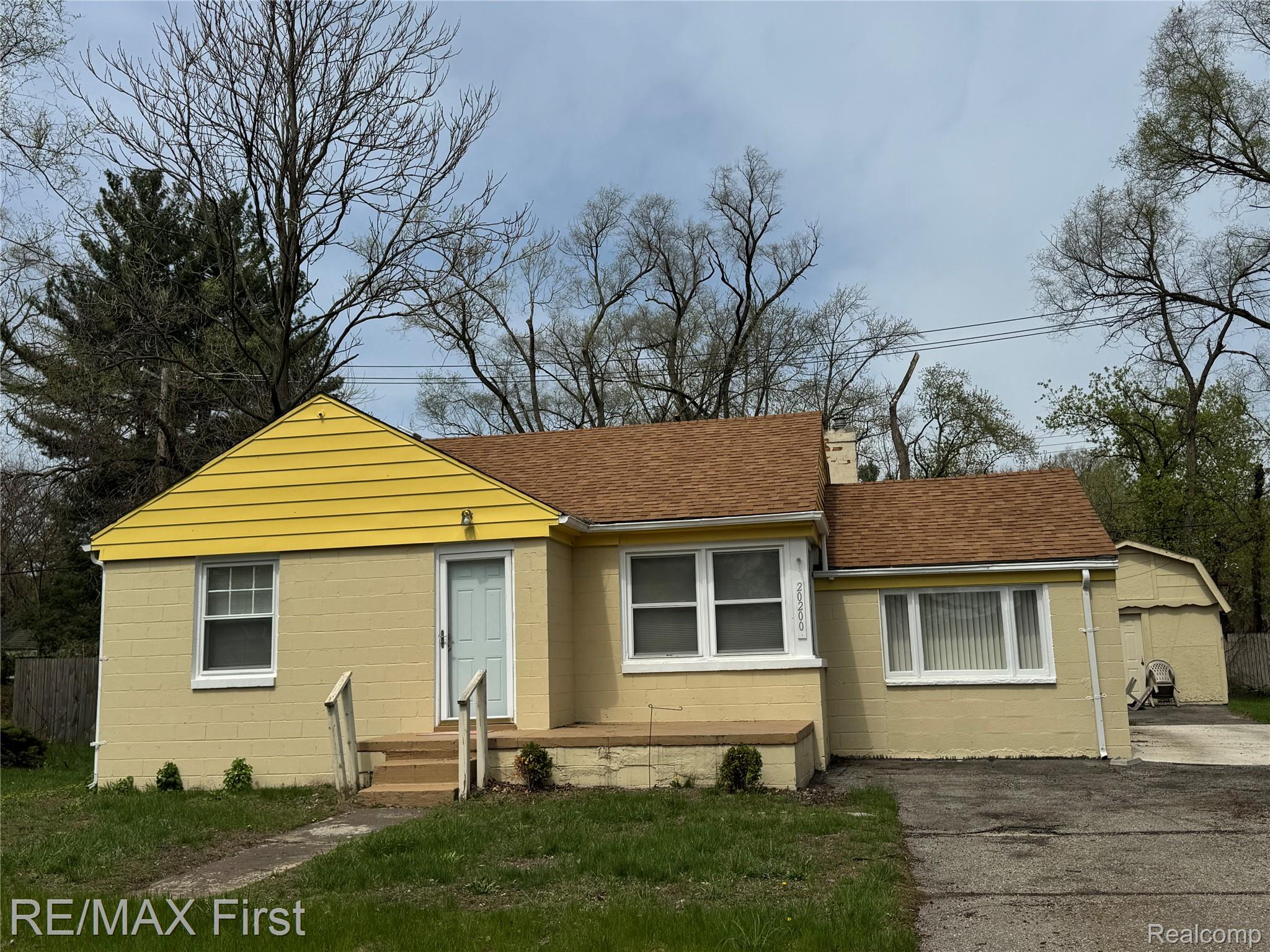 20200 Westhampton Avenue — photo