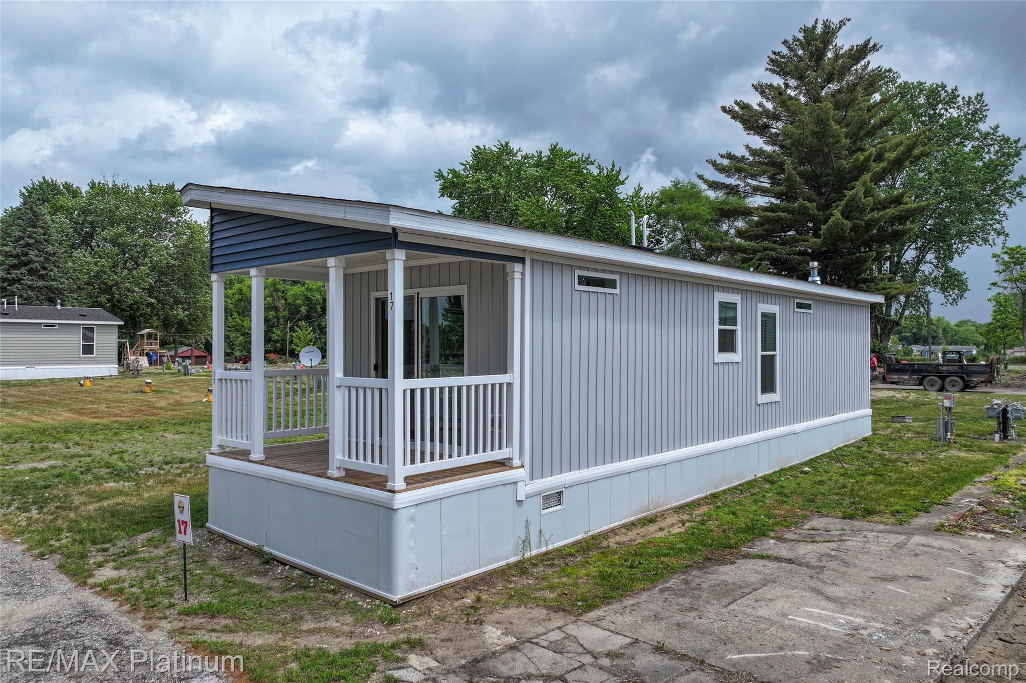 17 Sunset Lane — photo