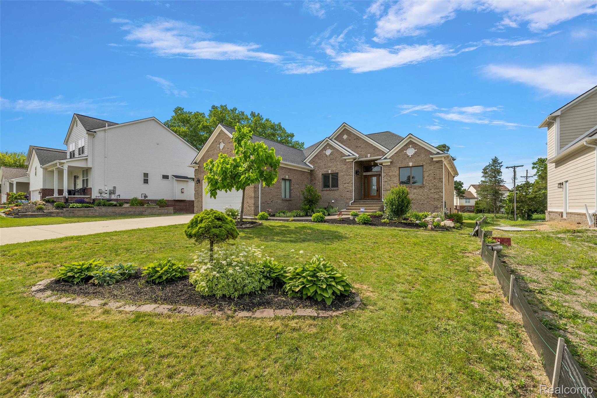 1820 Crimson Ridge Drive — photo