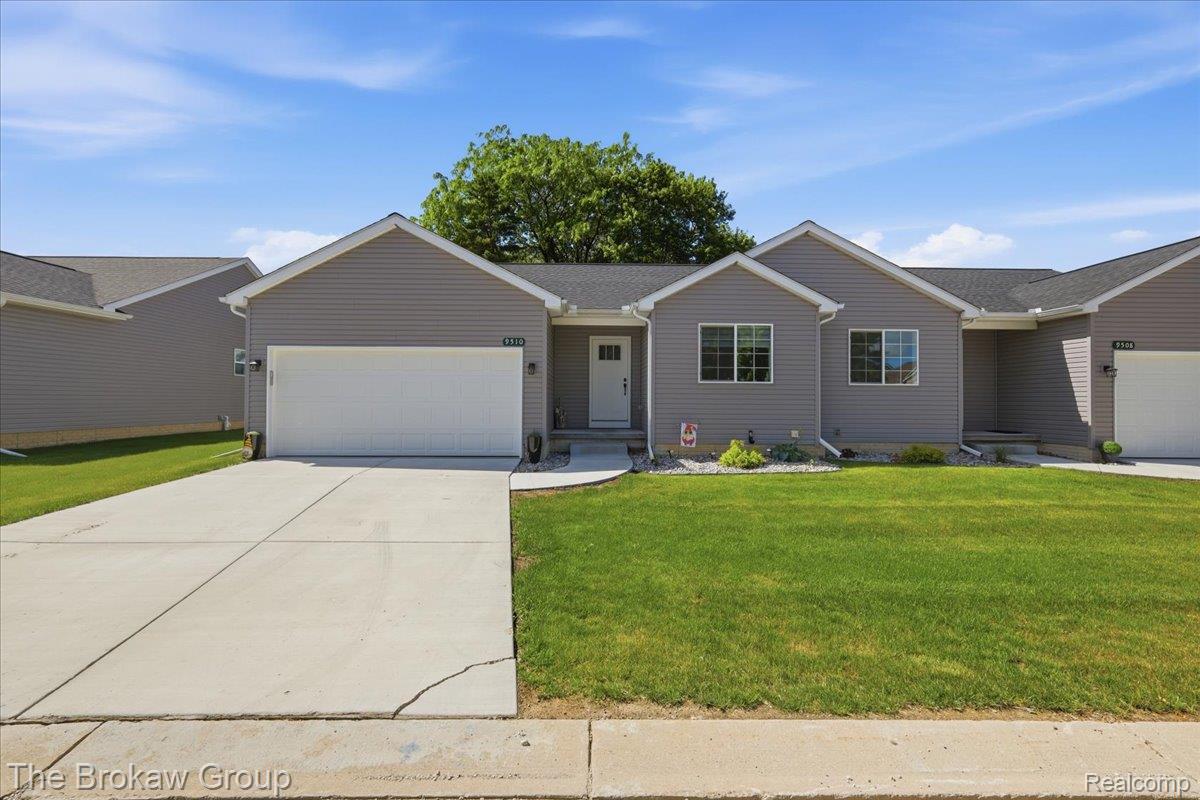 9510 Orchard Lake Drive — photo