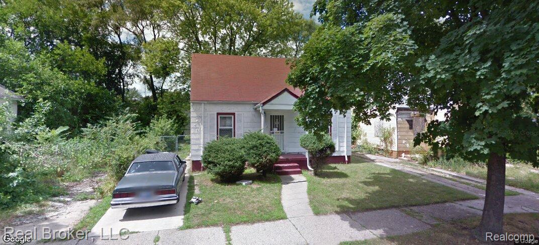 18831 Brinker Avenue — photo