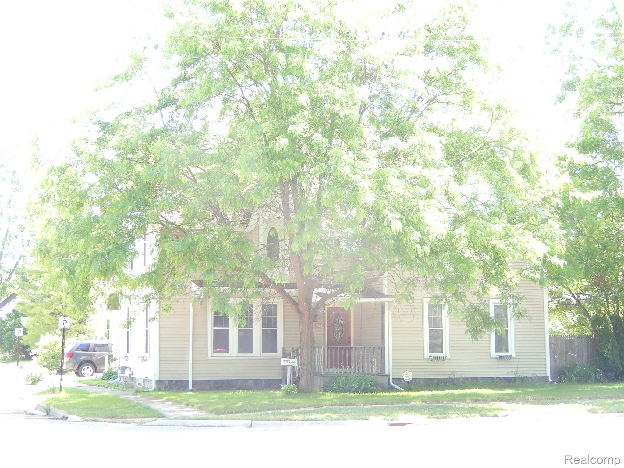 746 N Main Street — photo