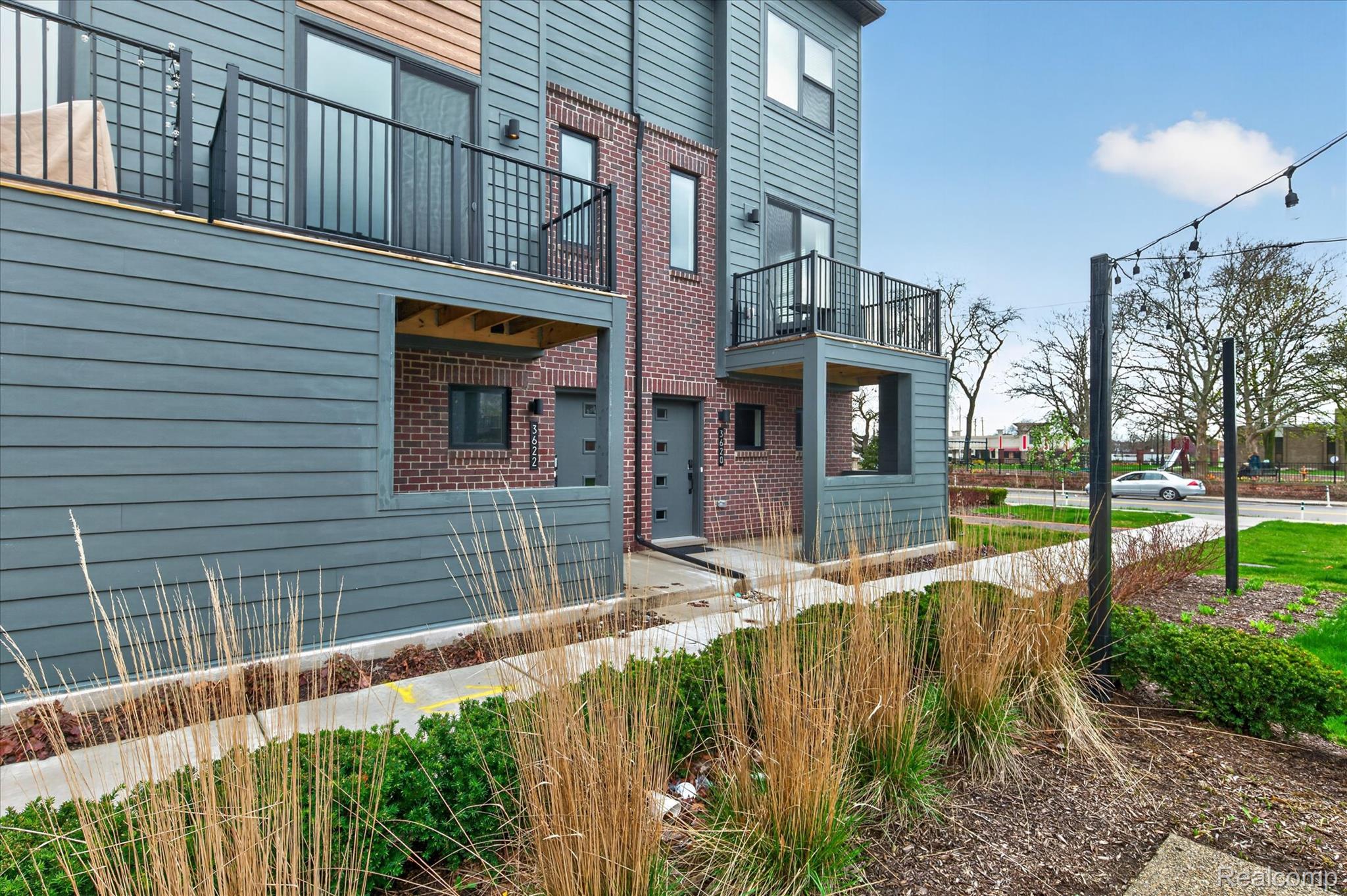 3622 Trumbull Unit 9 — photo