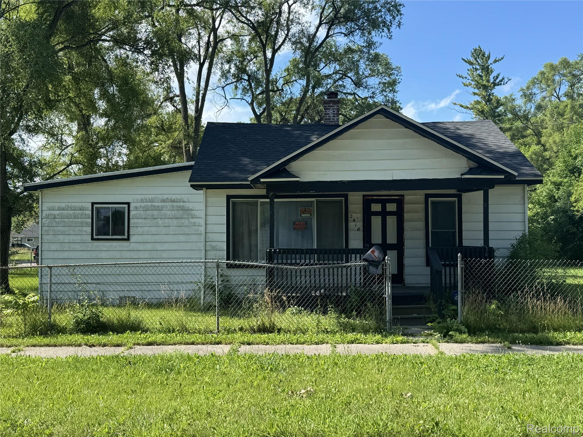 2418 Morris Street — photo