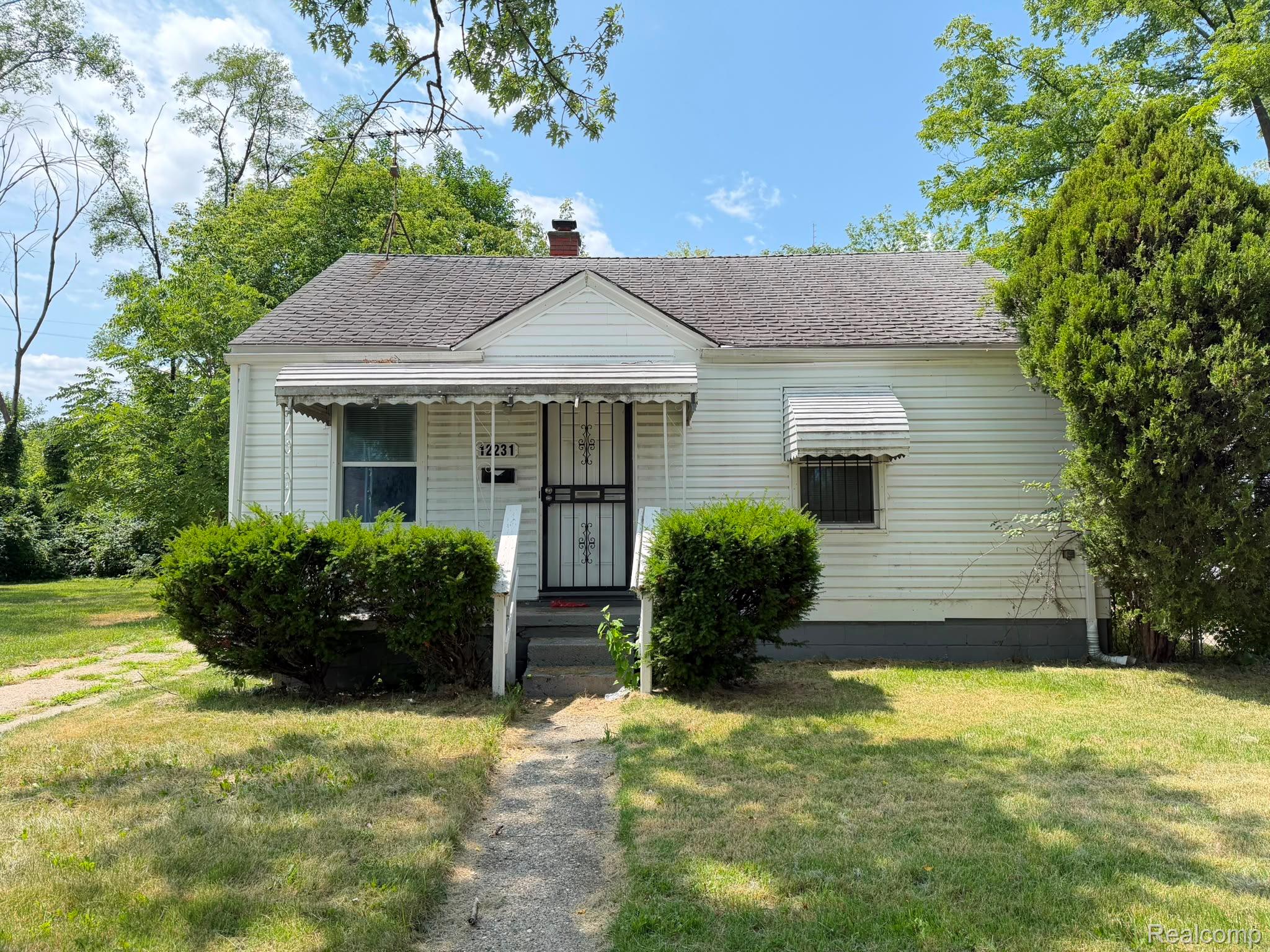 12231 Vaughan Street — photo