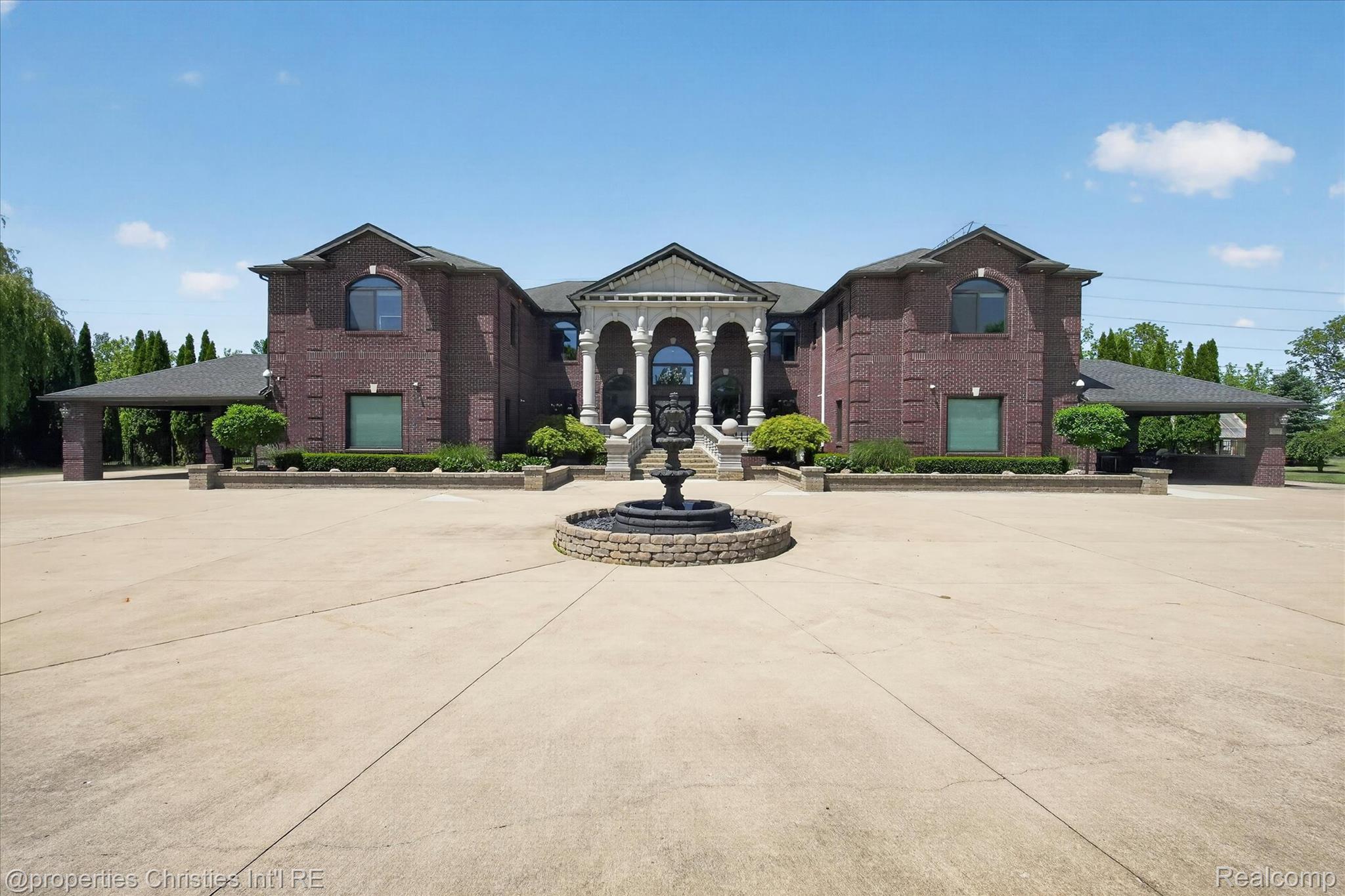 6223 Valleyfield Drive — photo