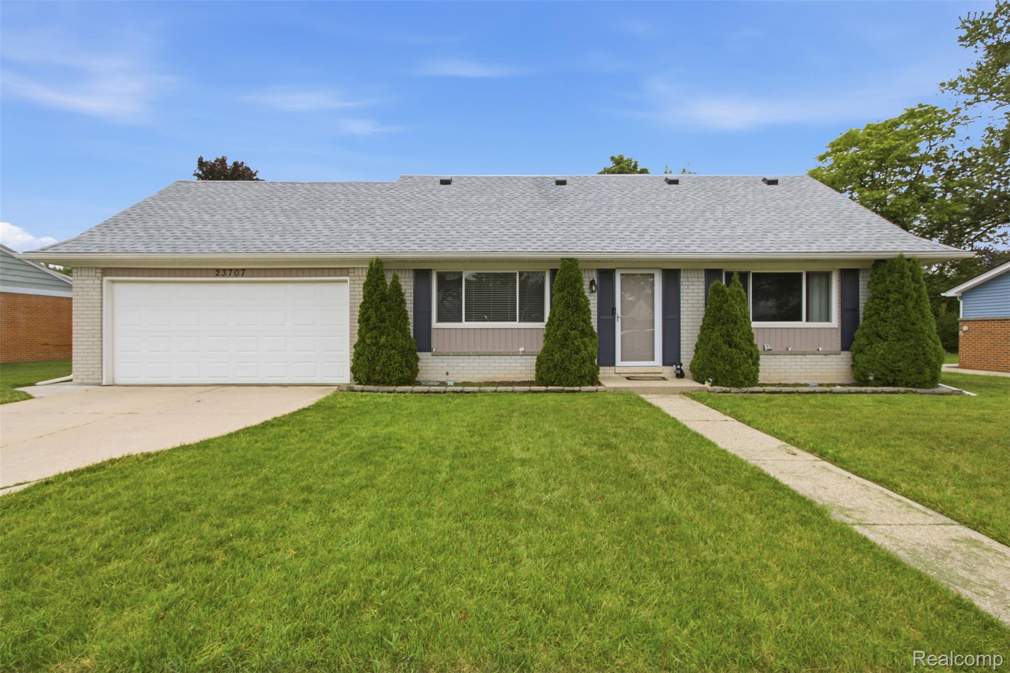 23707 Thornton Street — photo