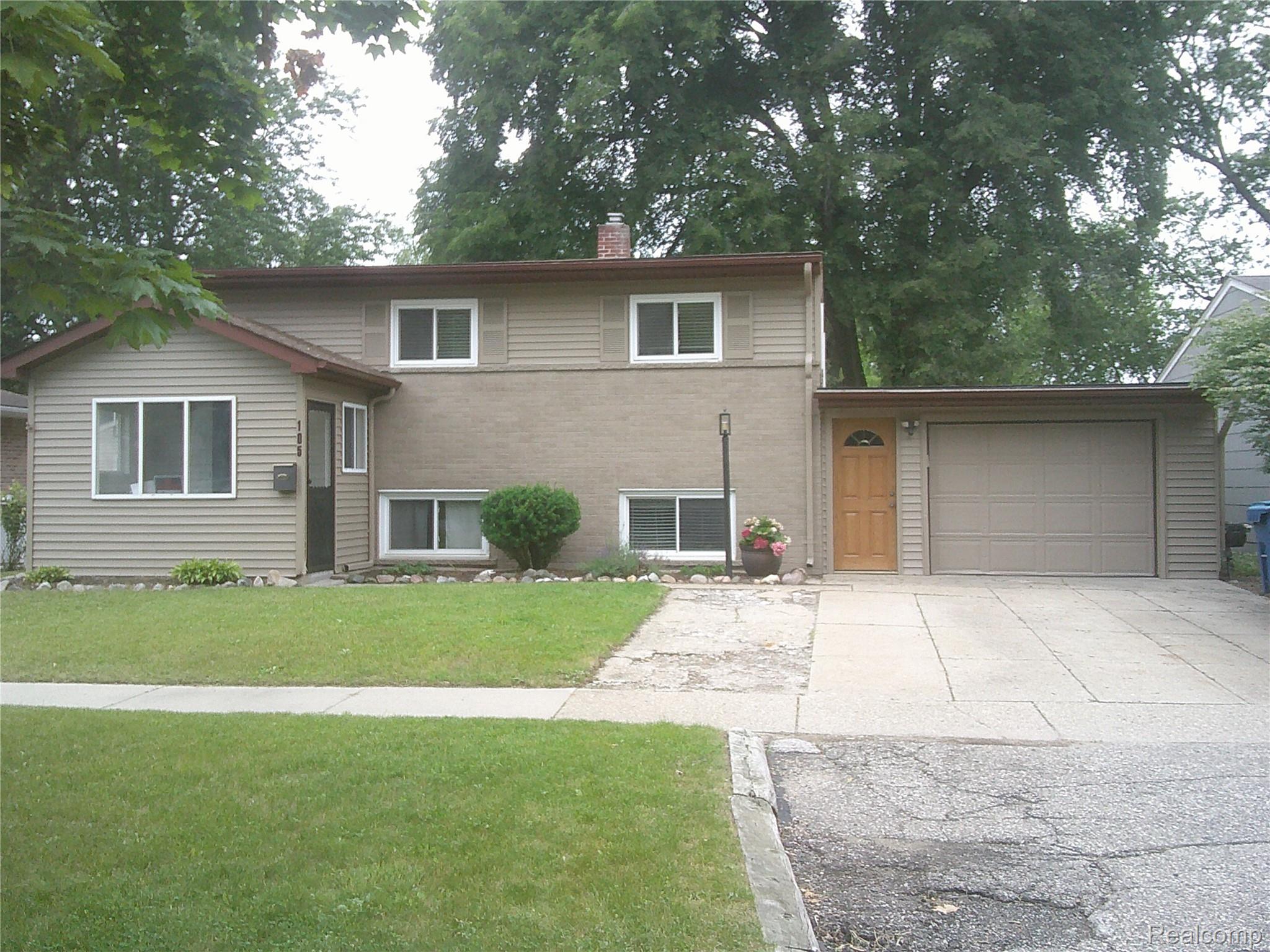 105 N Corbin Street — photo