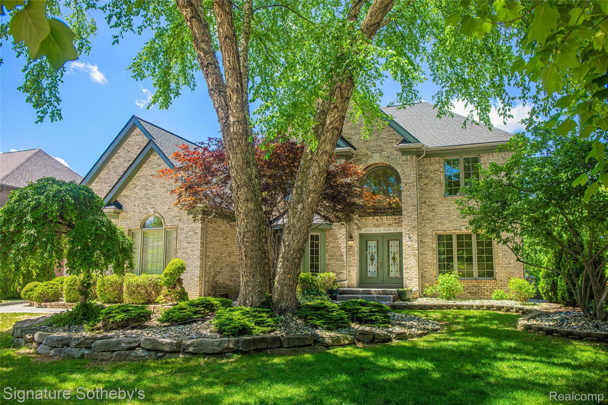 6925 Elm Park Drive — photo
