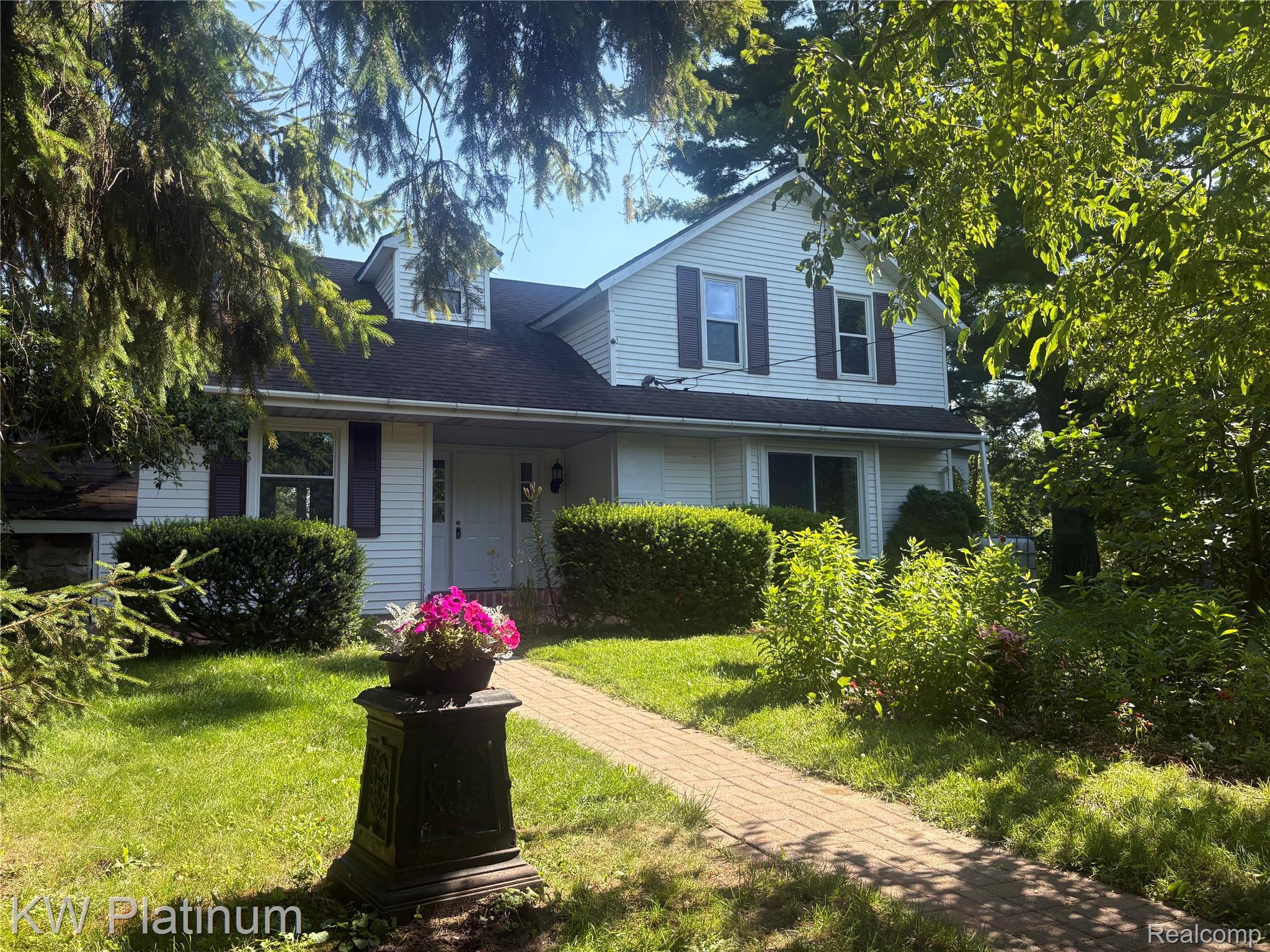 7280 North Road — photo
