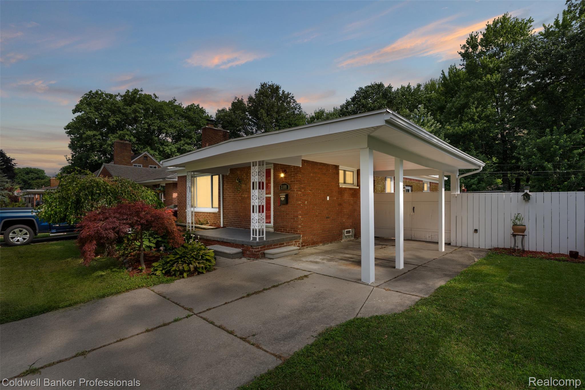 22101 Mauer Street — photo