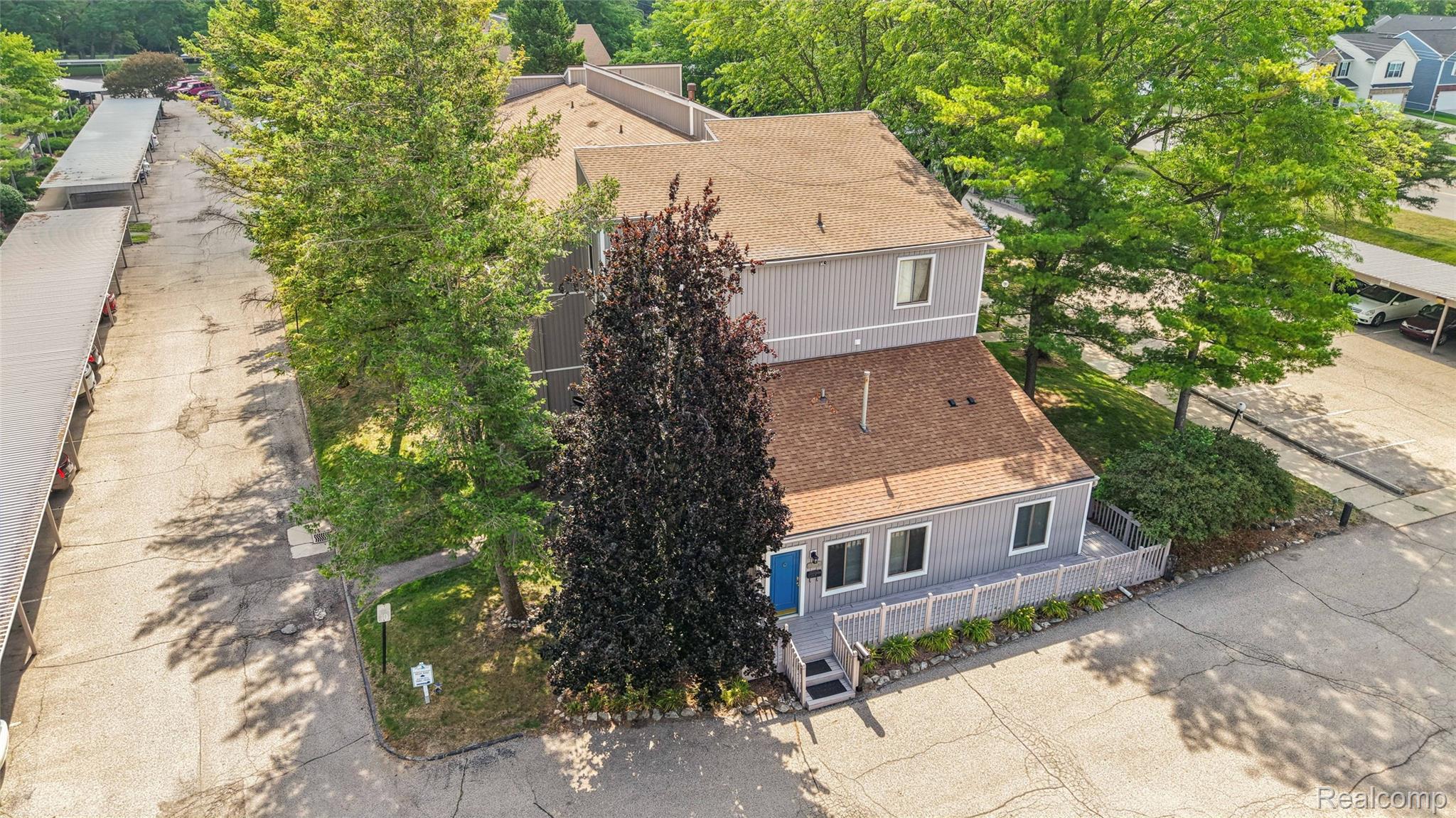 9597 Harbour Cove Court Unit 105 — photo