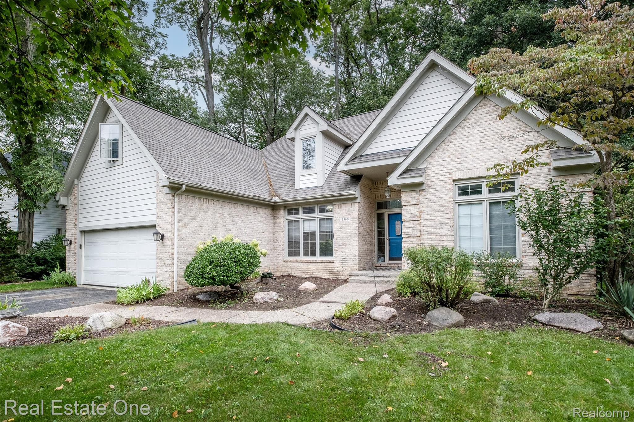 5560 Huron Hills Drive — photo