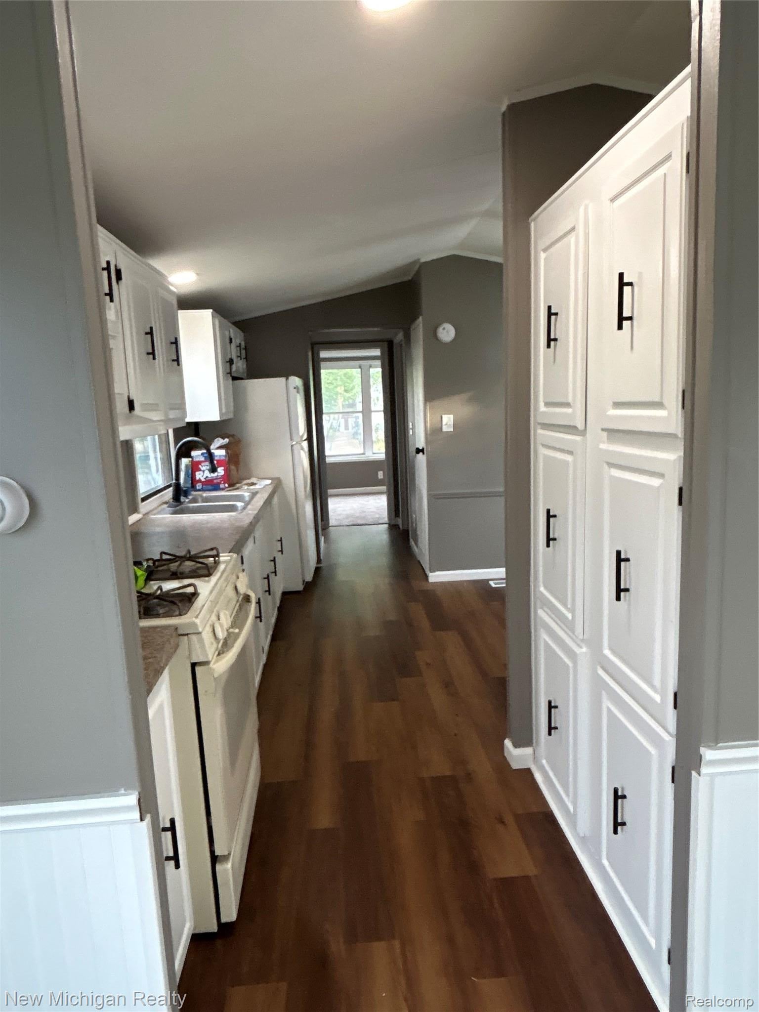 2035 Marmoor Drive — photo