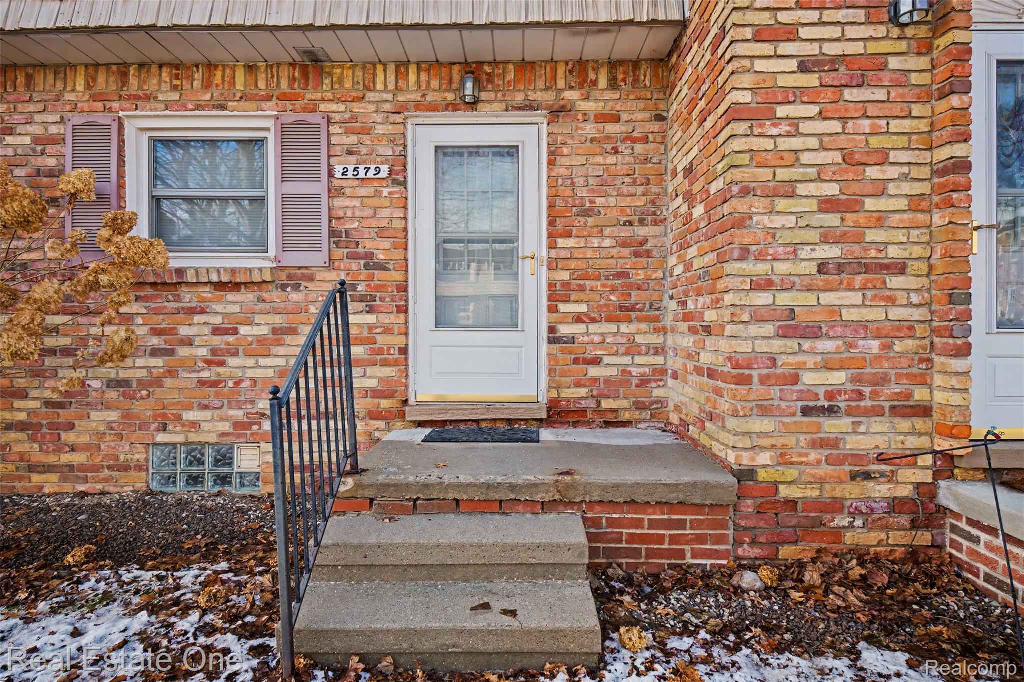 2579 Kingstowne Drive — photo