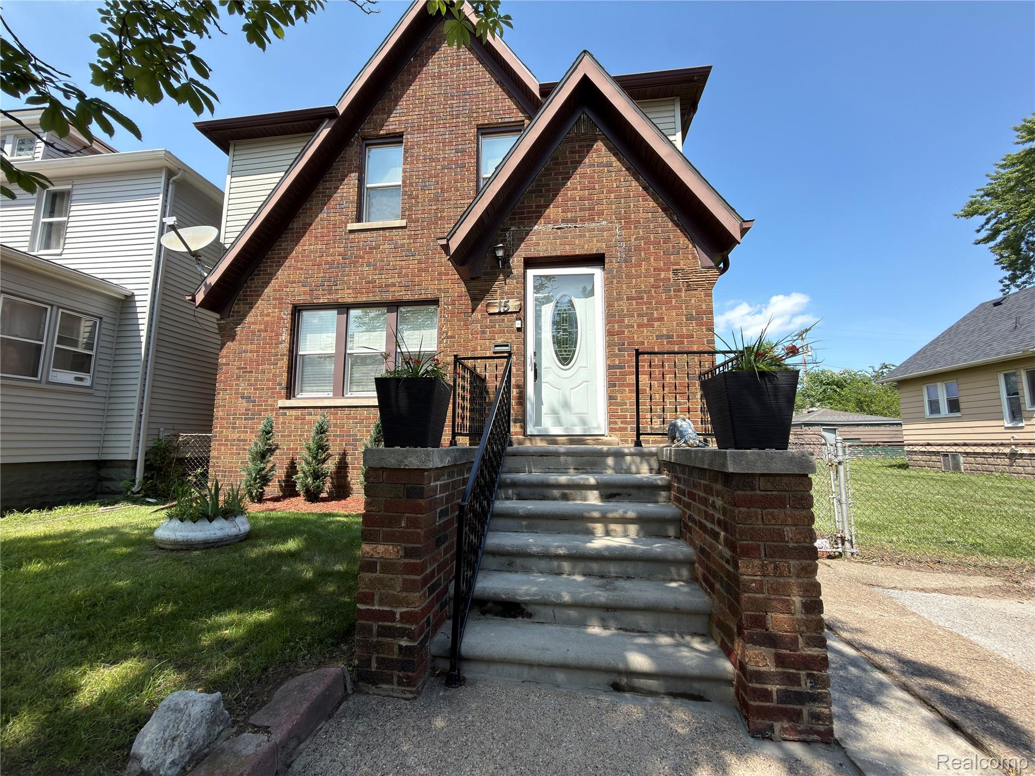 15 Forest Street — photo