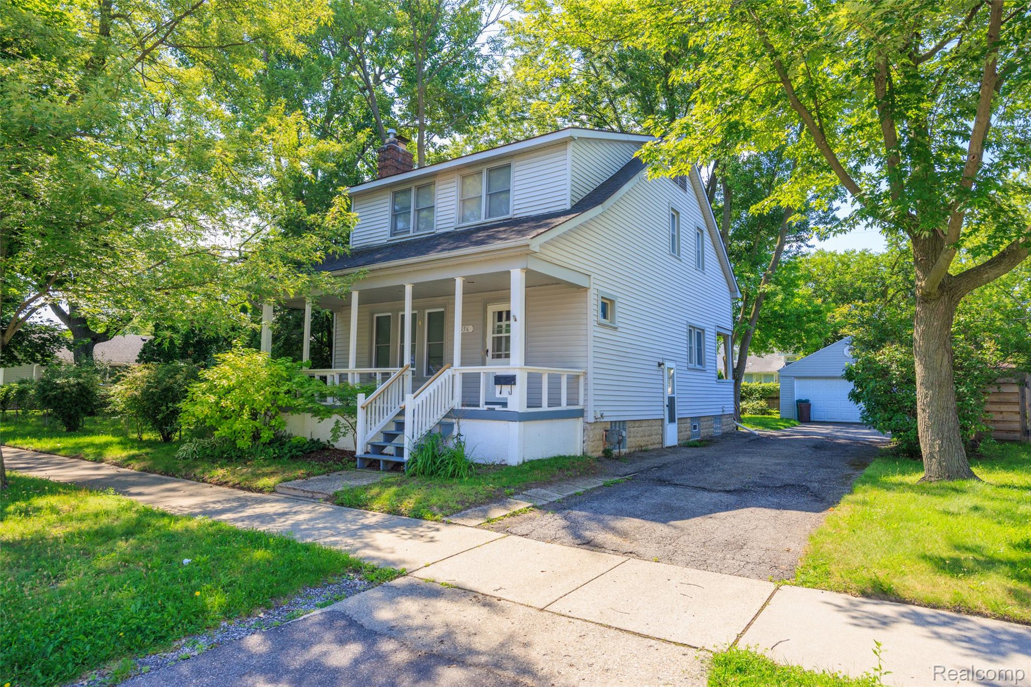 556 E Troy Street — photo