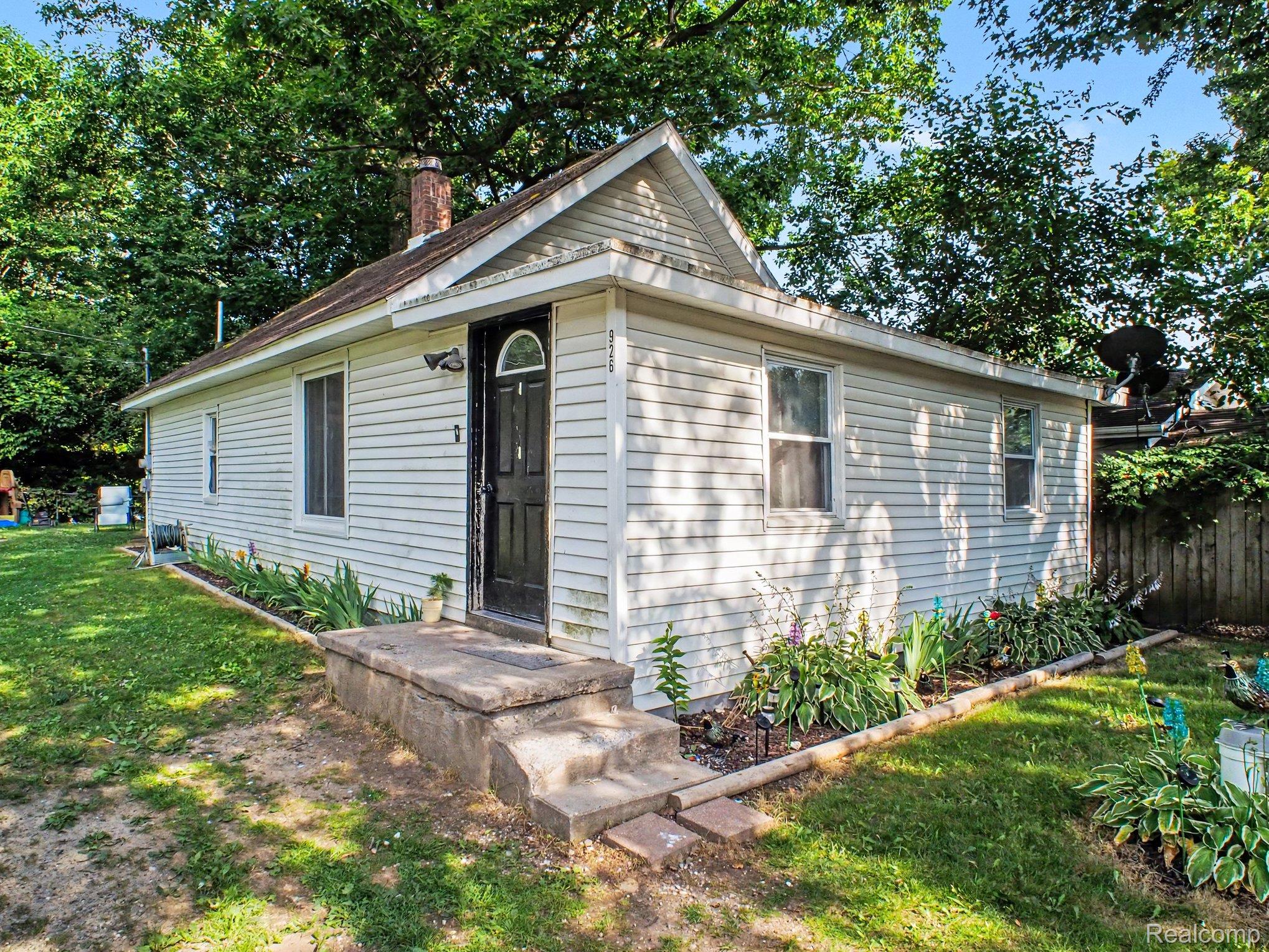 926 Martin Drive — photo