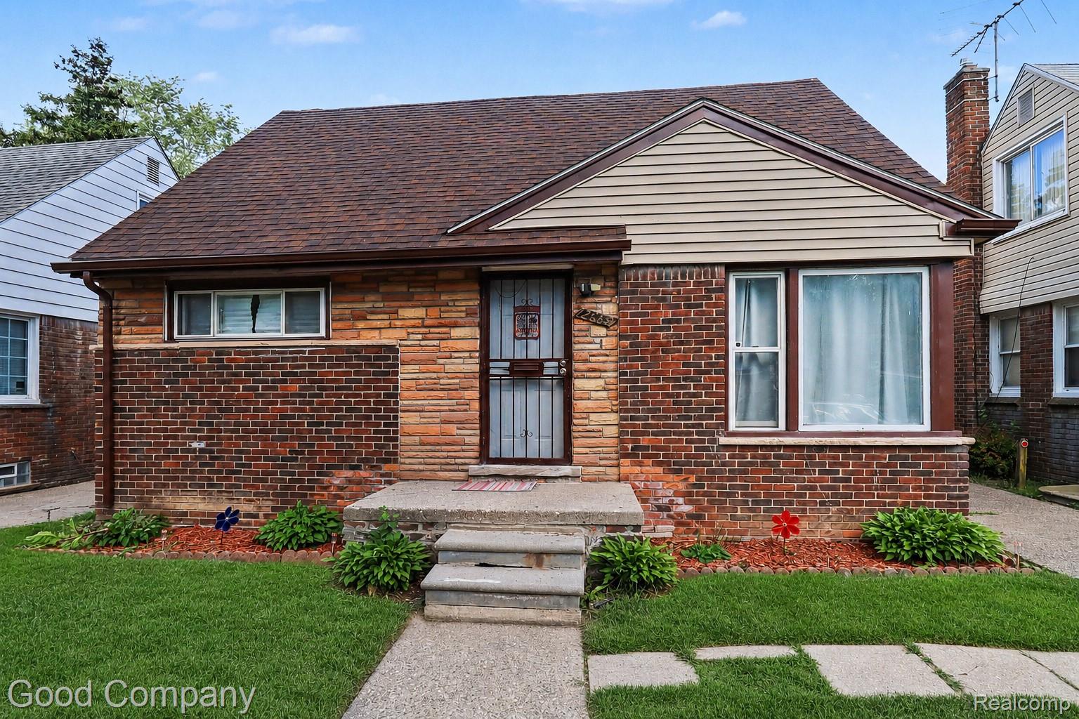 12882 Riverdale Avenue — photo