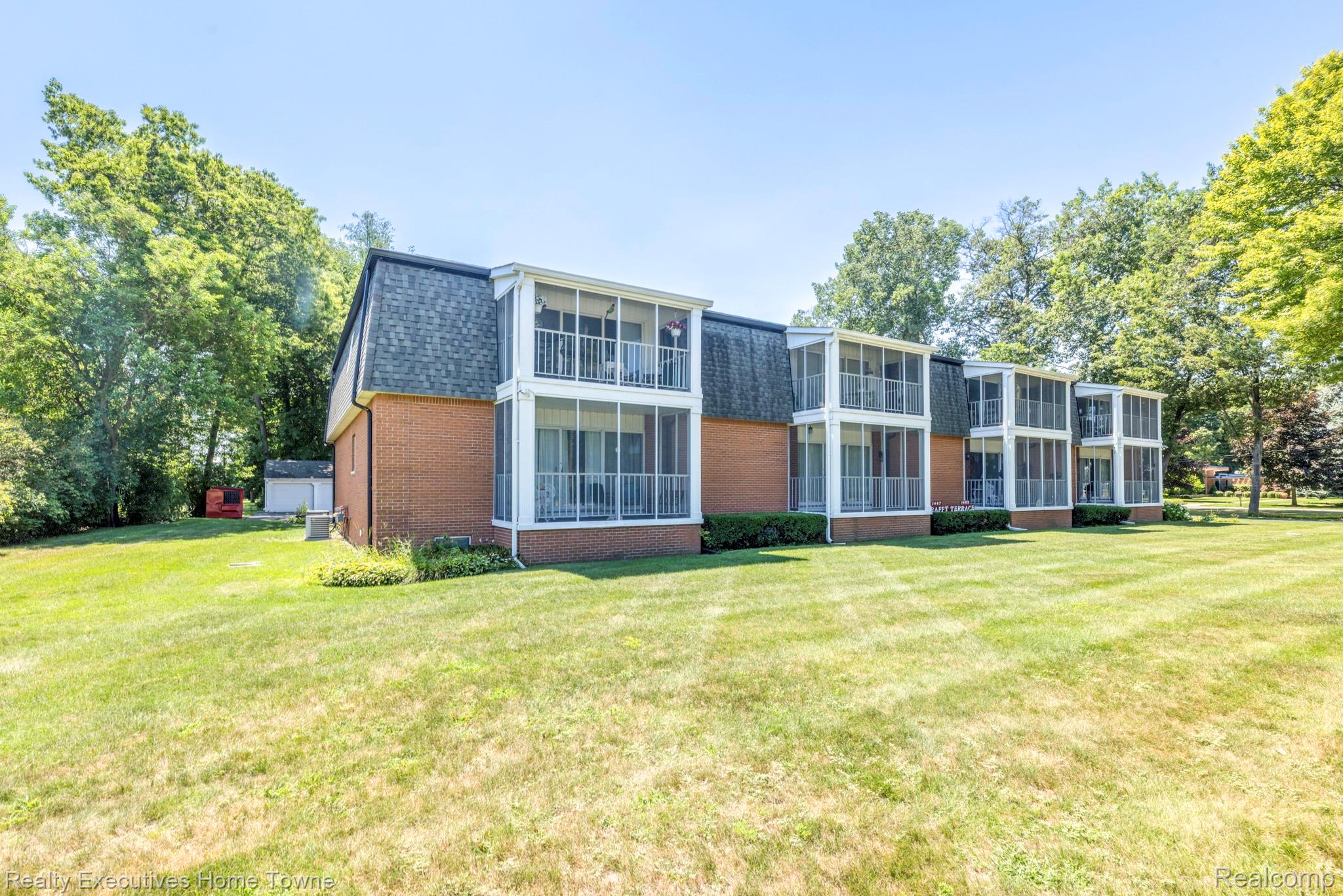 1467 Krafft Road 8 — photo